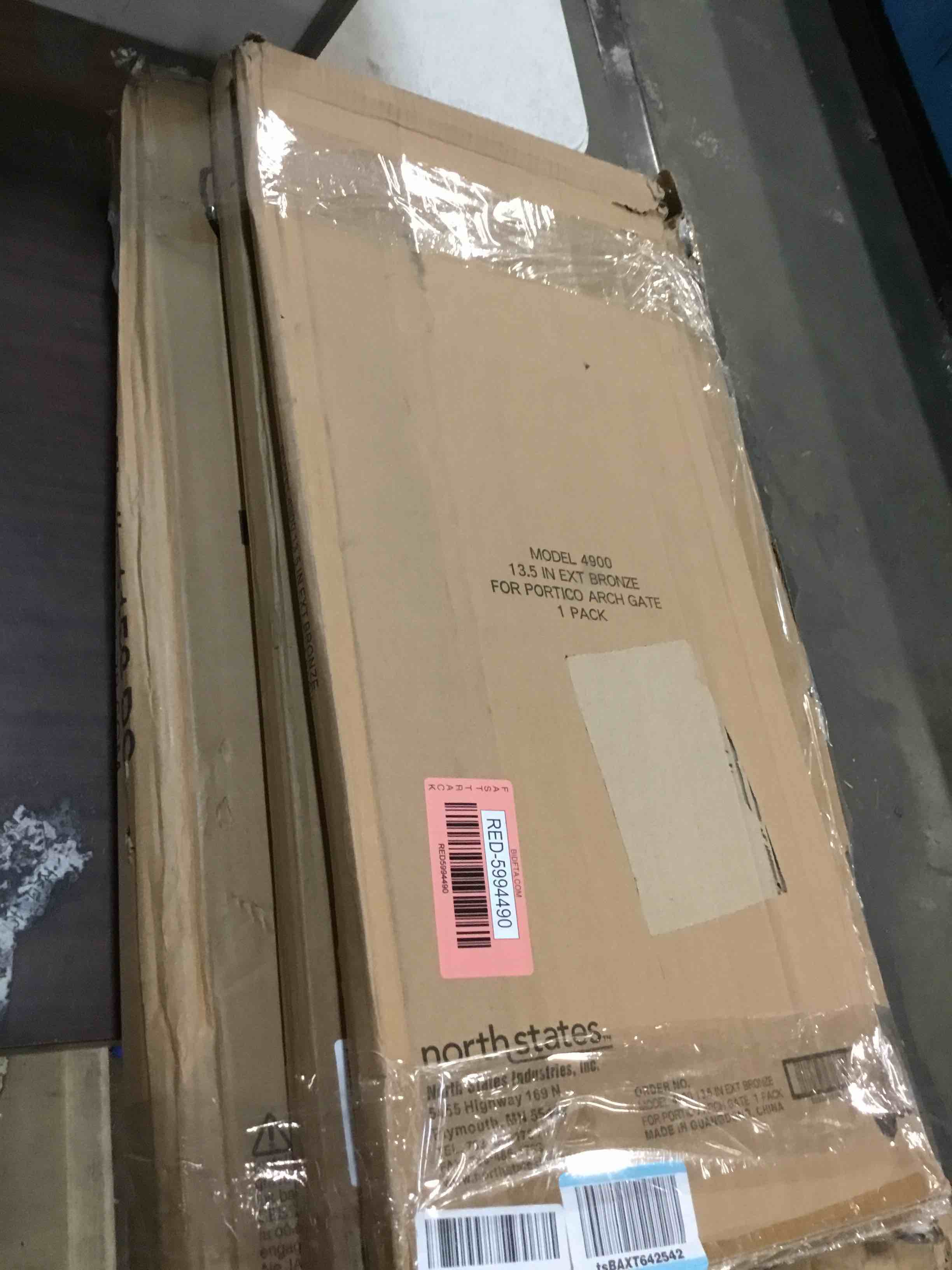 Assorted baby’s gate 