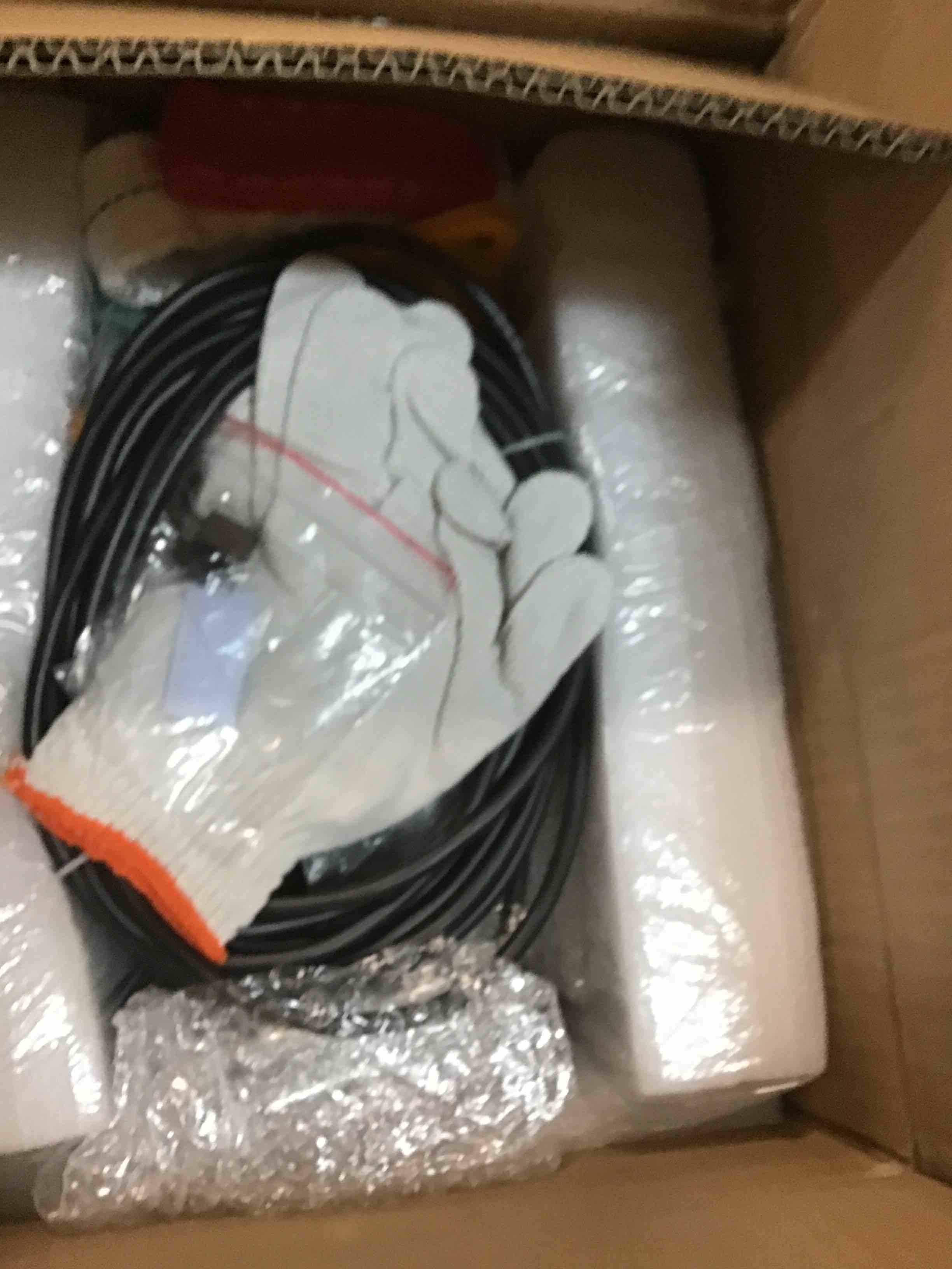 https://s3.amazonaws.com/lotting-images-prod/bidfta/RED5994715_1707481885125.jpeg