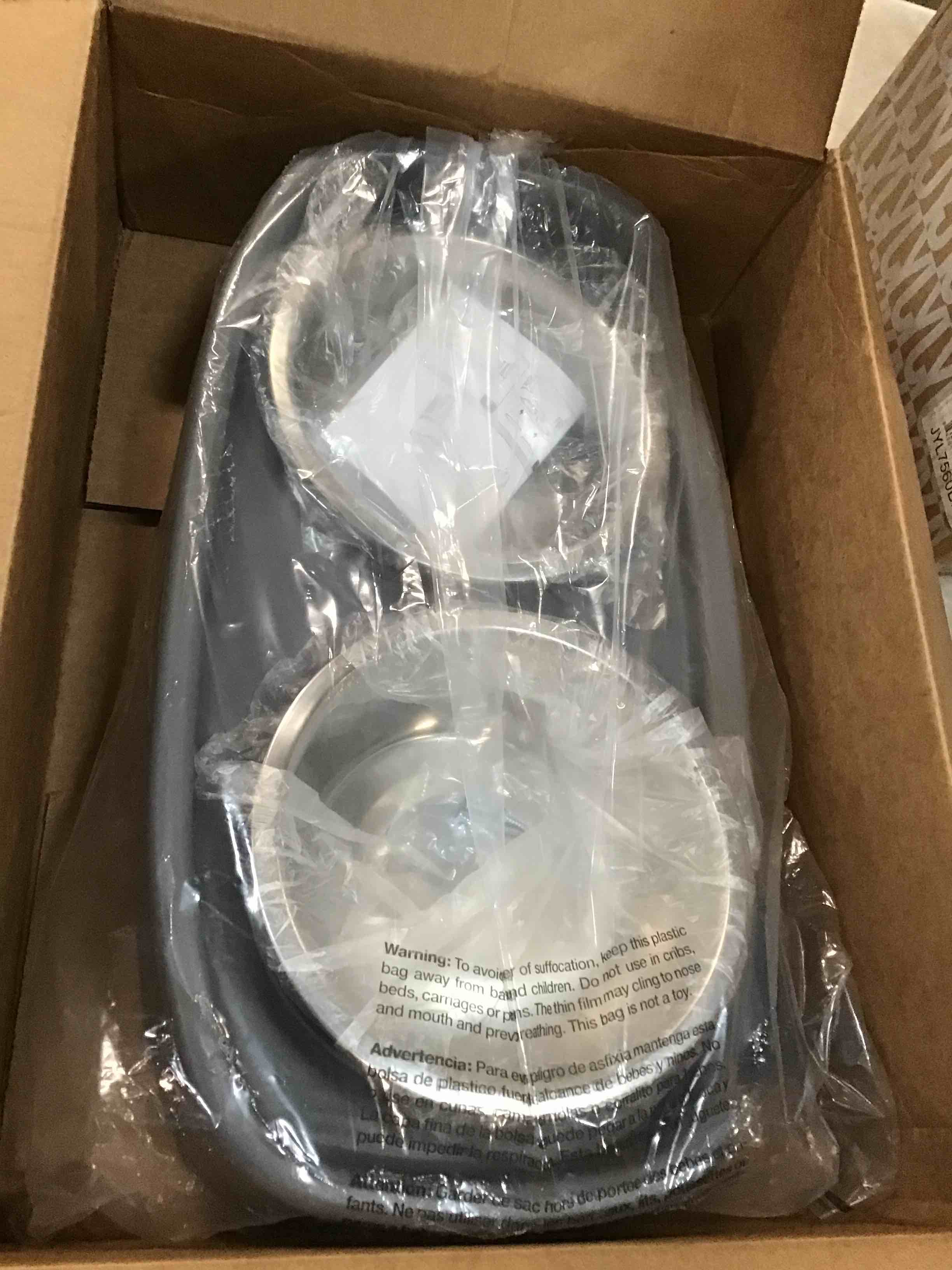 https://s3.amazonaws.com/lotting-images-prod/bidfta/RED5994738_1707484011674.jpeg