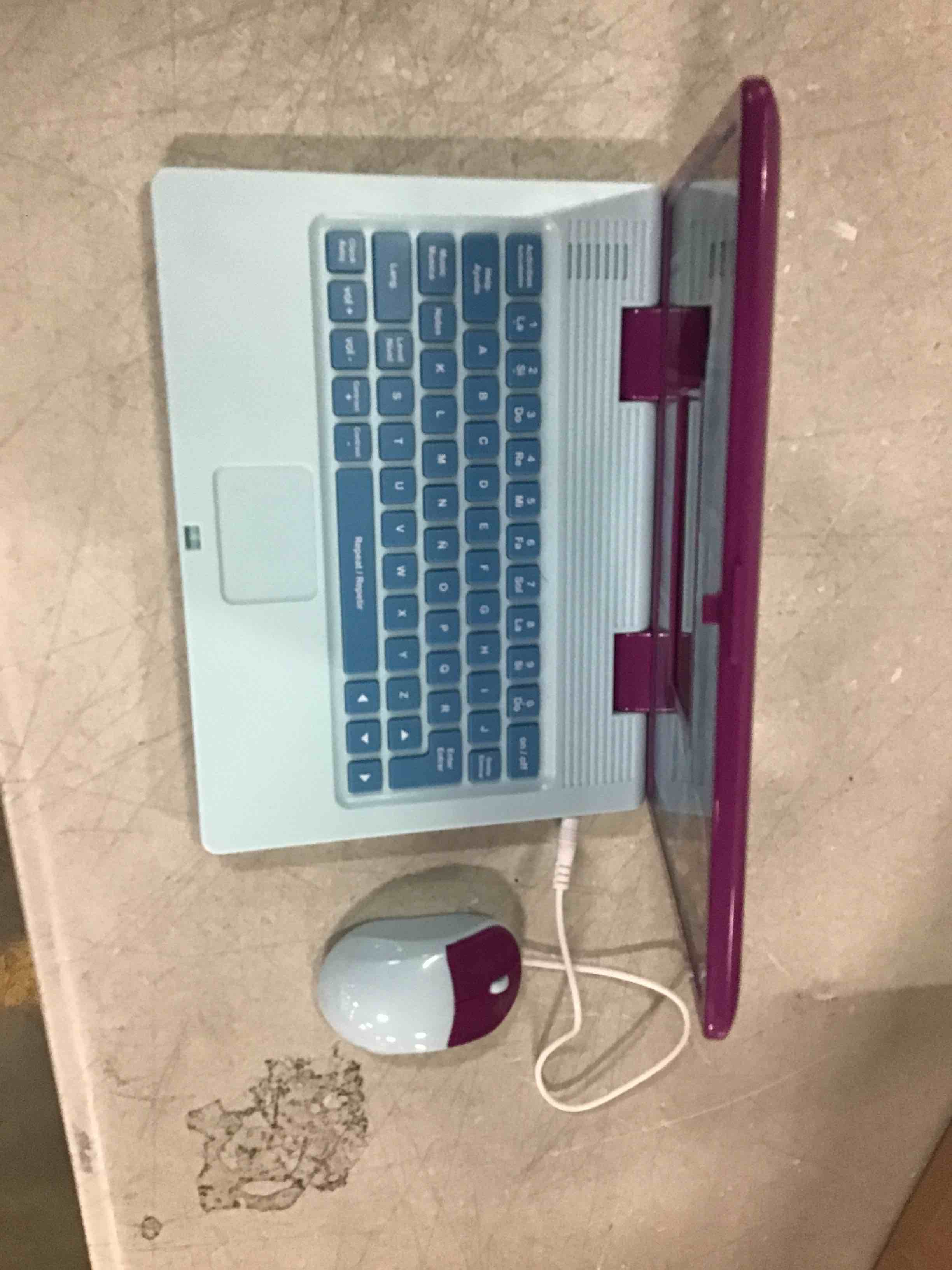 https://s3.amazonaws.com/lotting-images-prod/bidfta/RED5995428_1708089324363.jpeg