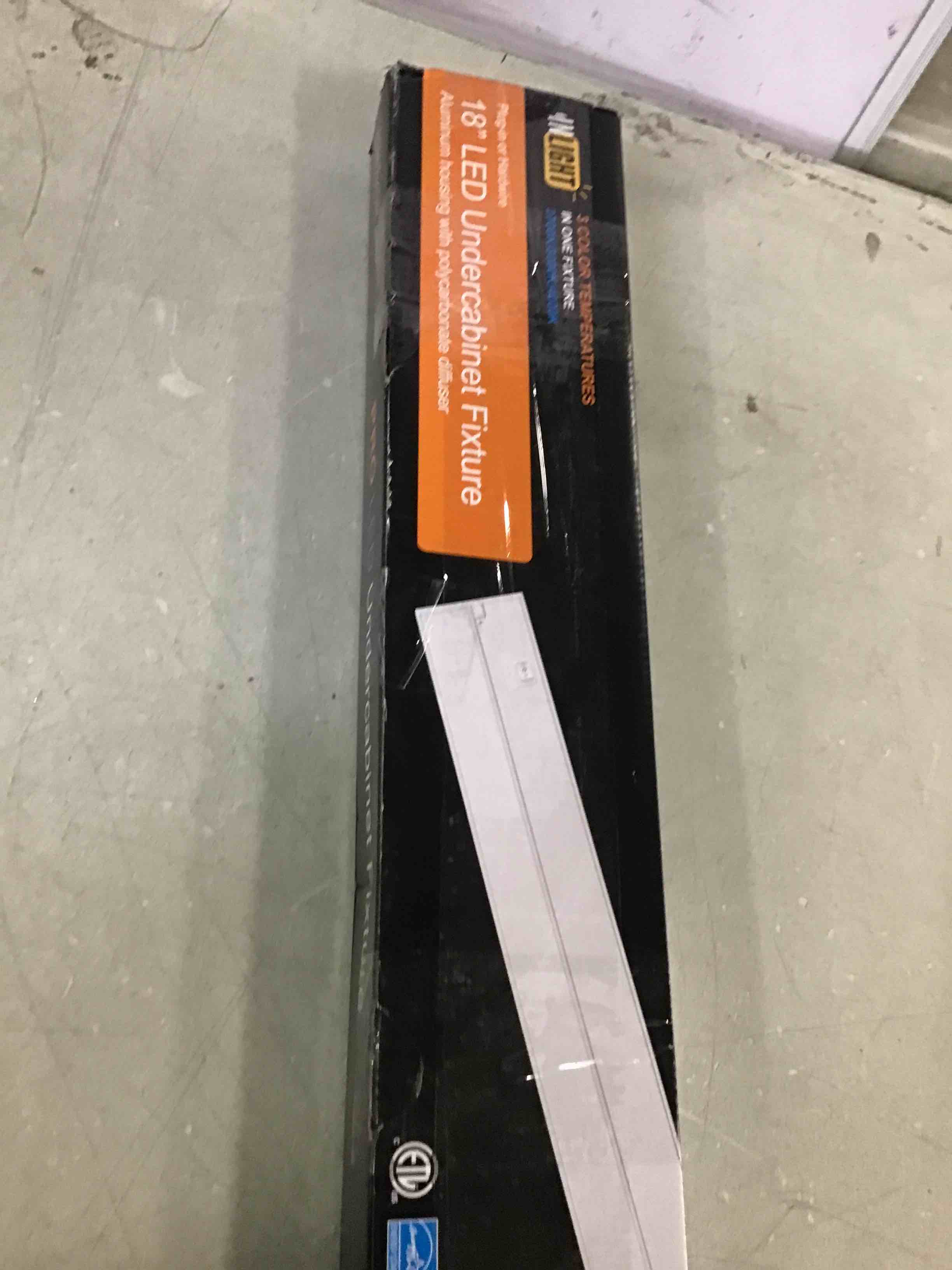 https://s3.amazonaws.com/lotting-images-prod/bidfta/RED5995498_1708100973763.jpeg