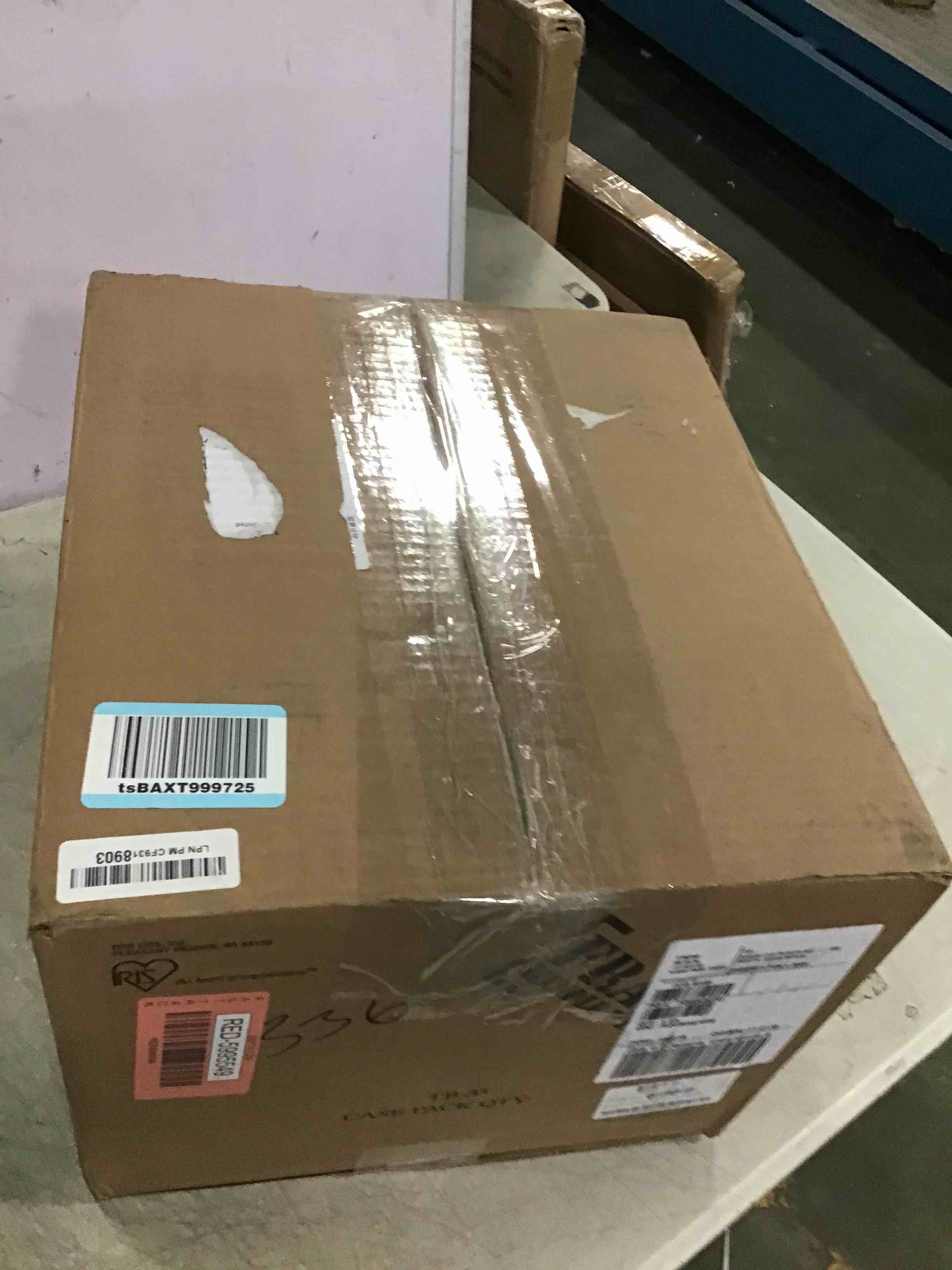 https://s3.amazonaws.com/lotting-images-prod/bidfta/RED5995549_1708110135502.jpeg