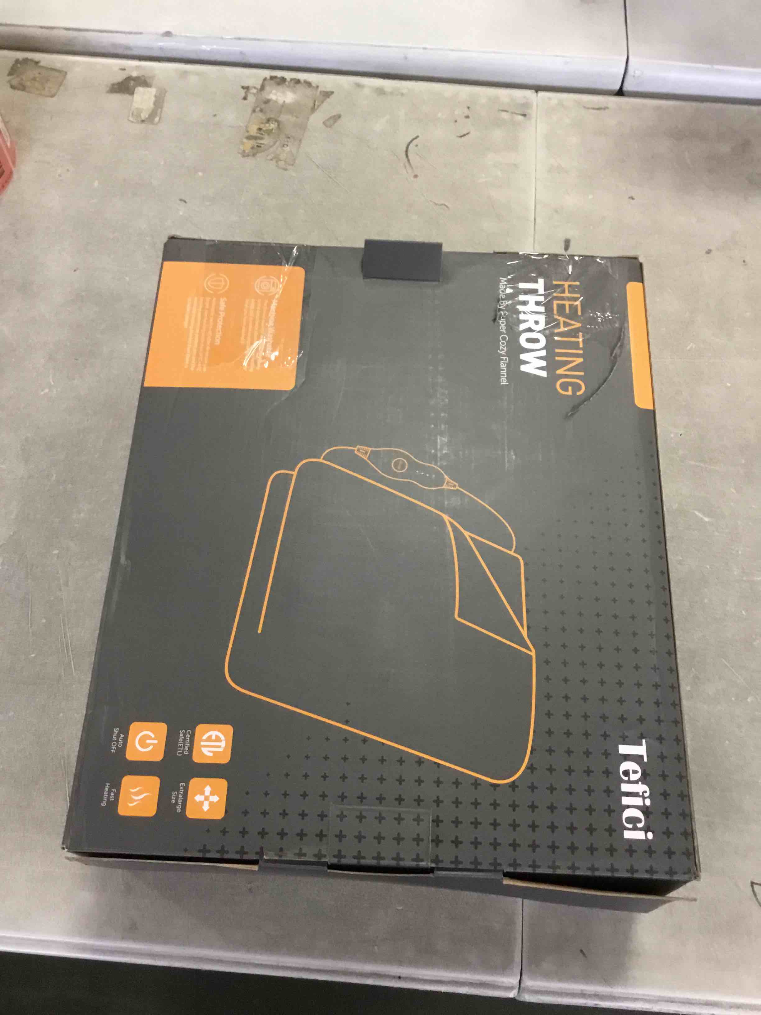 https://s3.amazonaws.com/lotting-images-prod/bidfta/RED5996102_1708093507647.jpeg
