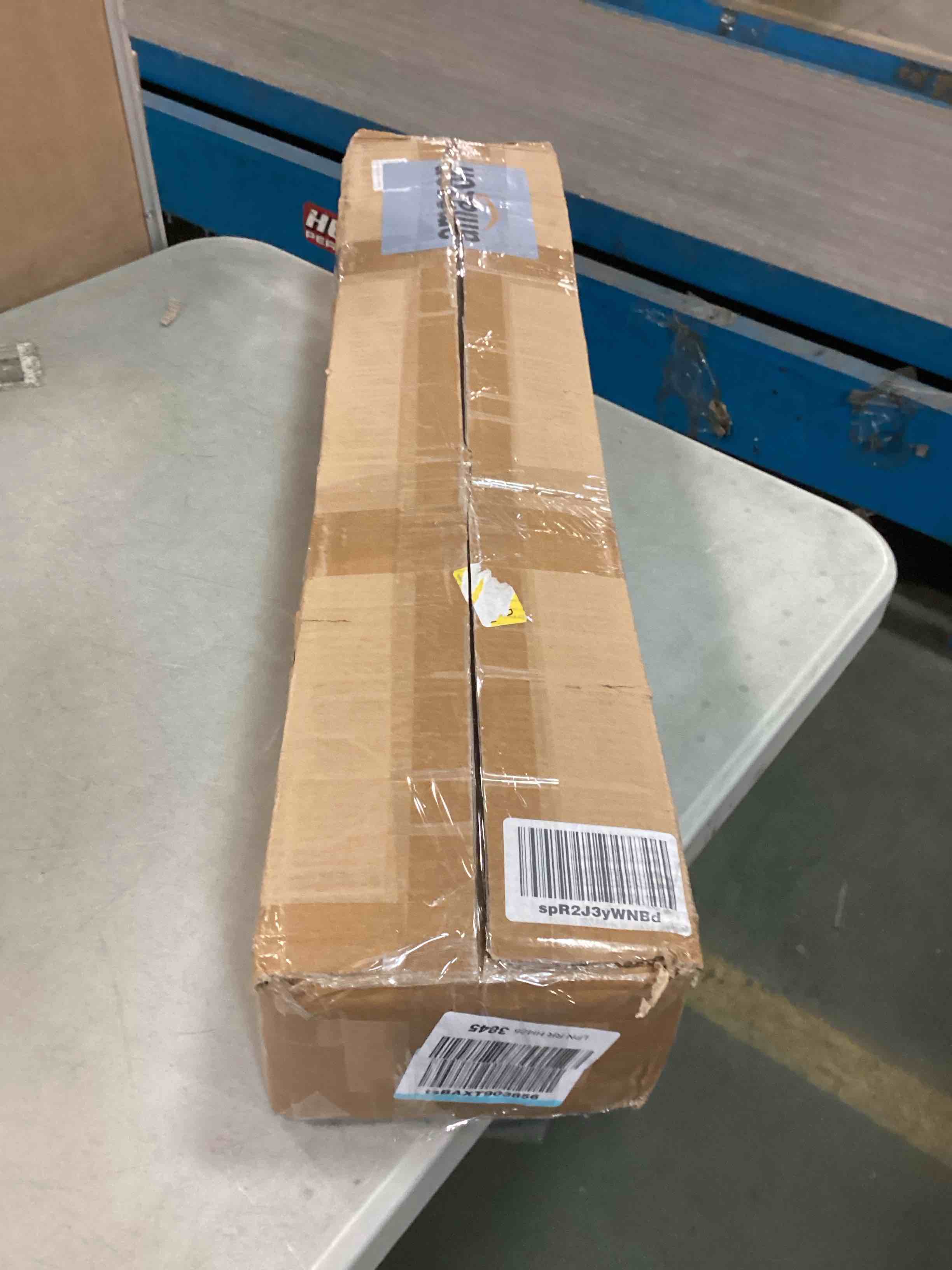 https://s3.amazonaws.com/lotting-images-prod/bidfta/RED5996146_1708179096669.jpeg