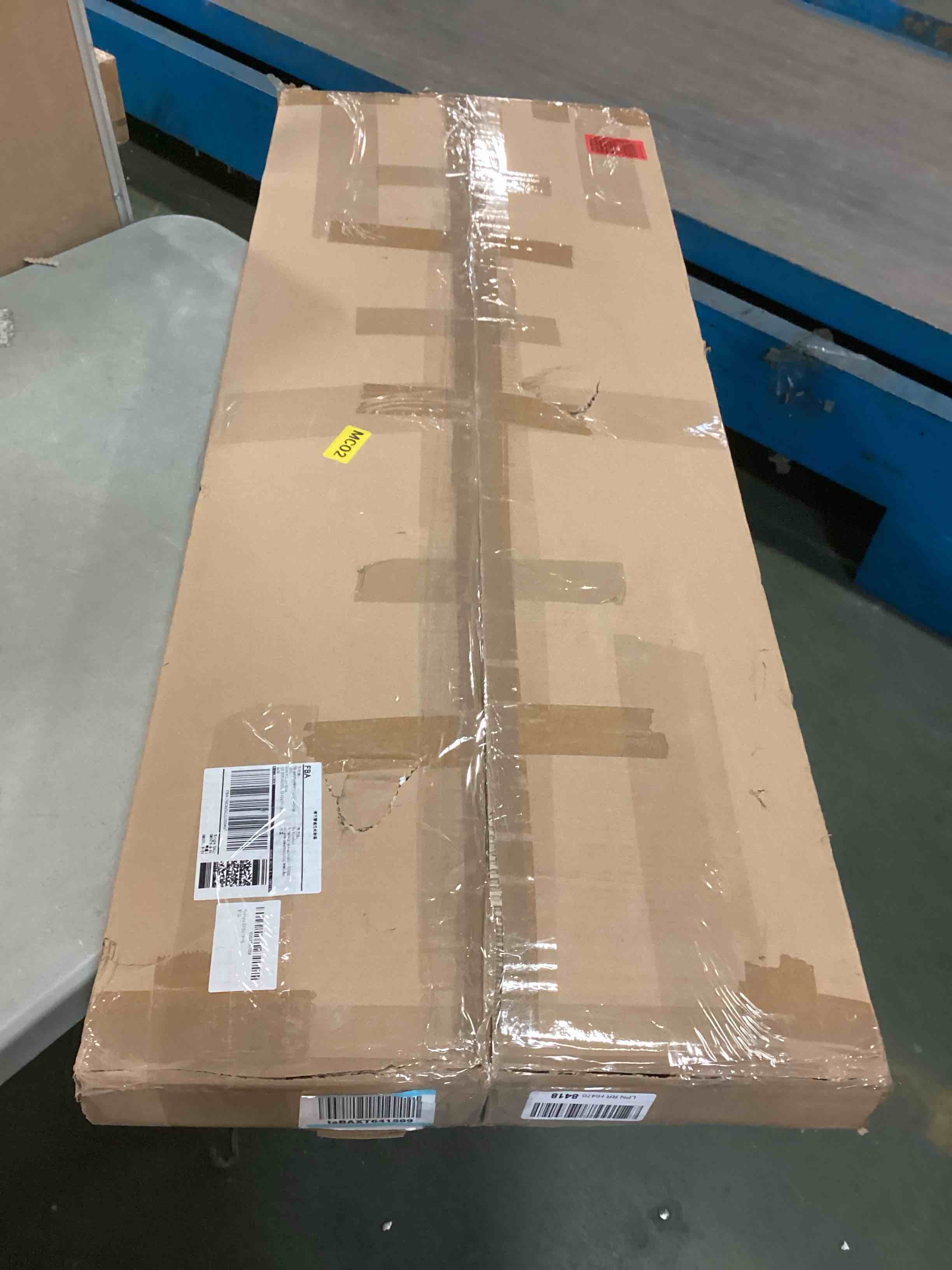 https://s3.amazonaws.com/lotting-images-prod/bidfta/RED5996153_1708180538453.jpeg