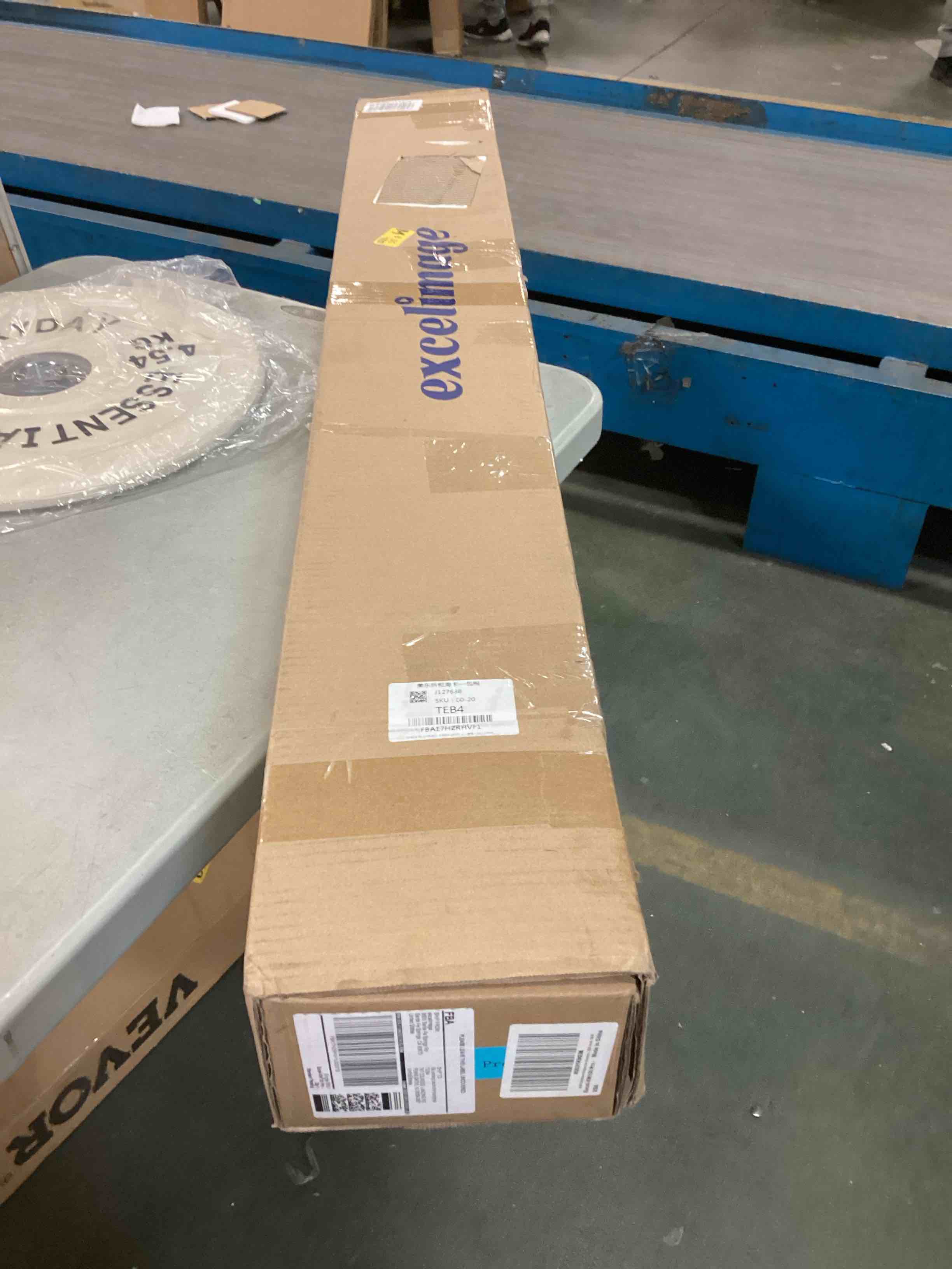 https://s3.amazonaws.com/lotting-images-prod/bidfta/RED5996156_1708180976438.jpeg