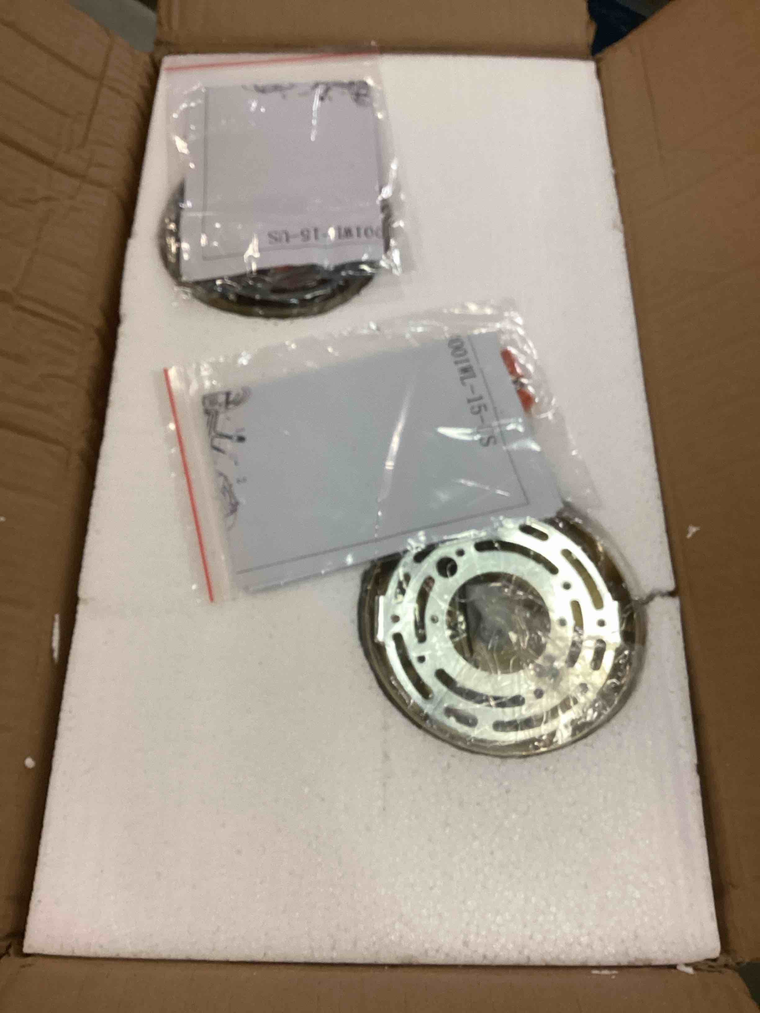 https://s3.amazonaws.com/lotting-images-prod/bidfta/RED5996228_1708197966701.jpeg