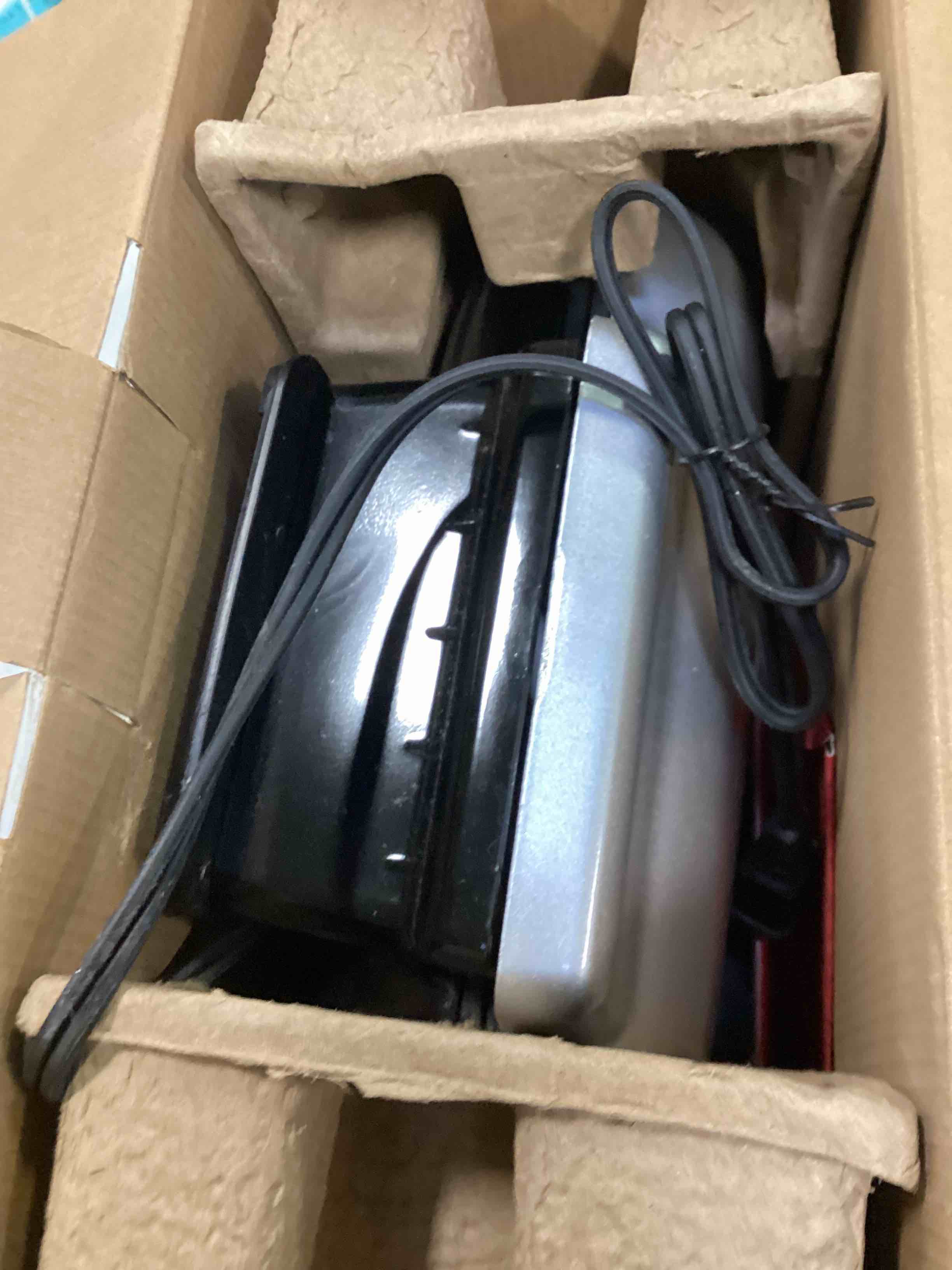 https://s3.amazonaws.com/lotting-images-prod/bidfta/RED5996448_1708788122308.jpeg