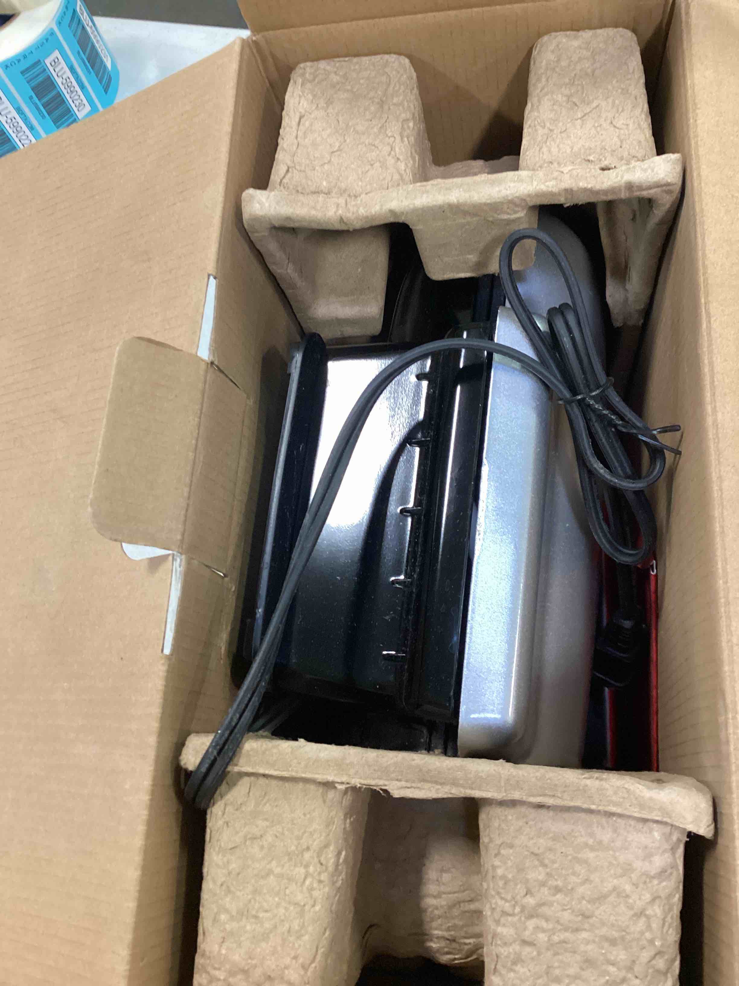 https://s3.amazonaws.com/lotting-images-prod/bidfta/RED5996448_1708788123775.jpeg