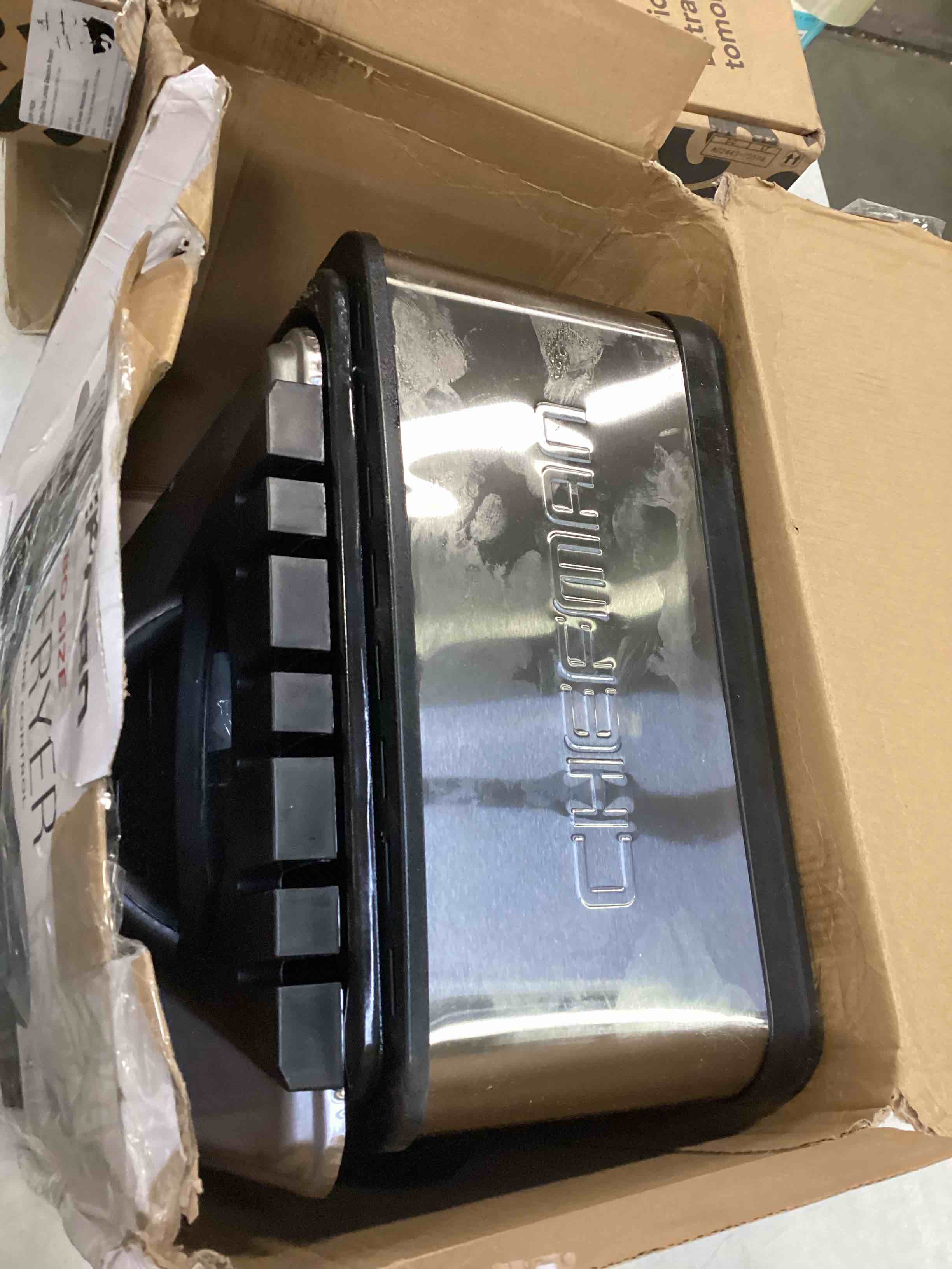 https://s3.amazonaws.com/lotting-images-prod/bidfta/RED5996457_1708789397153.jpeg