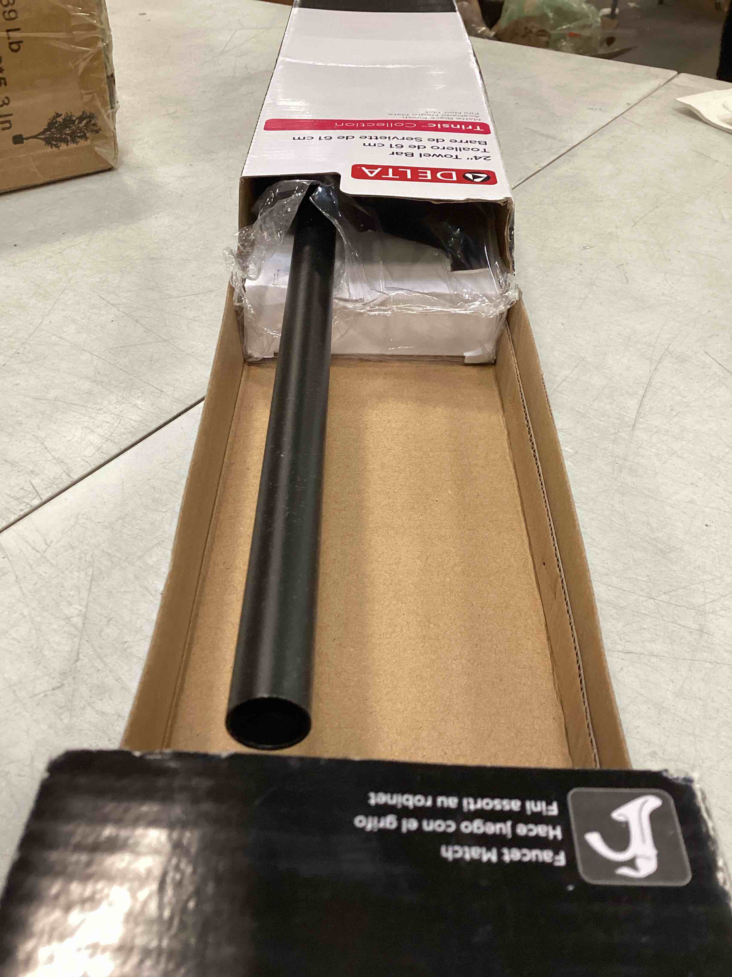 https://s3.amazonaws.com/lotting-images-prod/bidfta/RED5996471_1708791375044.jpeg