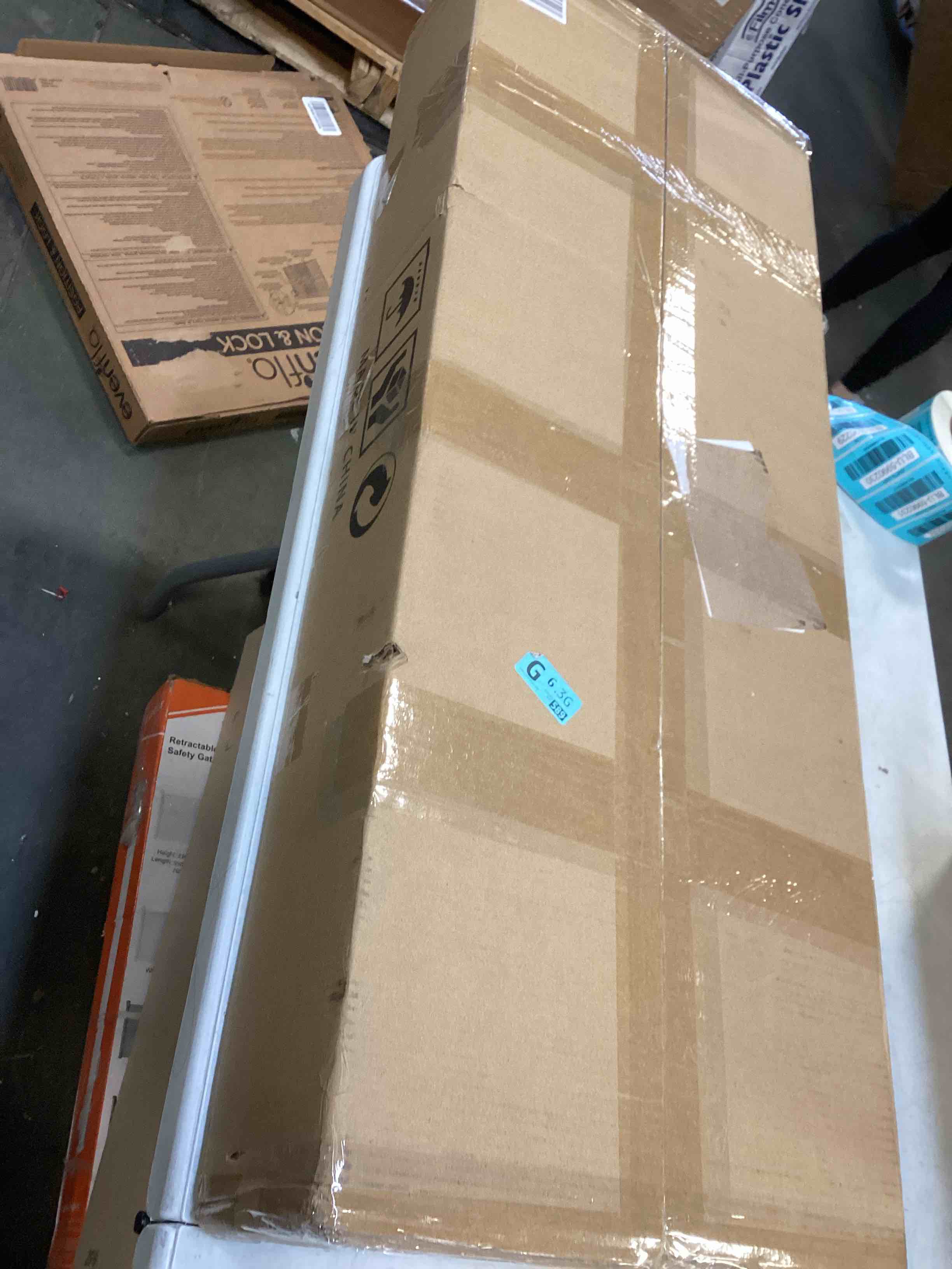https://s3.amazonaws.com/lotting-images-prod/bidfta/RED5996542_1708803813975.jpeg
