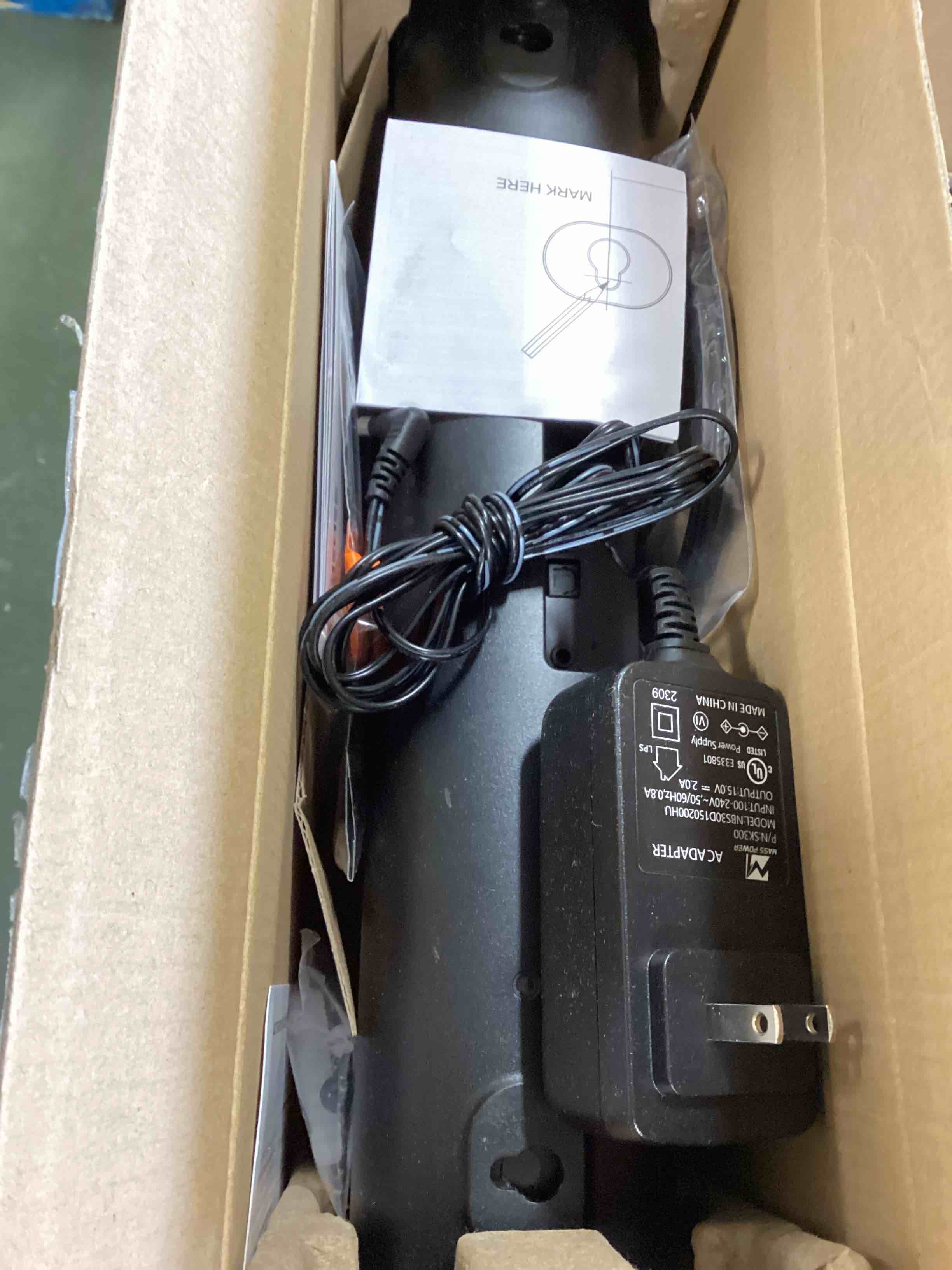 https://s3.amazonaws.com/lotting-images-prod/bidfta/RED5998006_1708107093762.jpeg