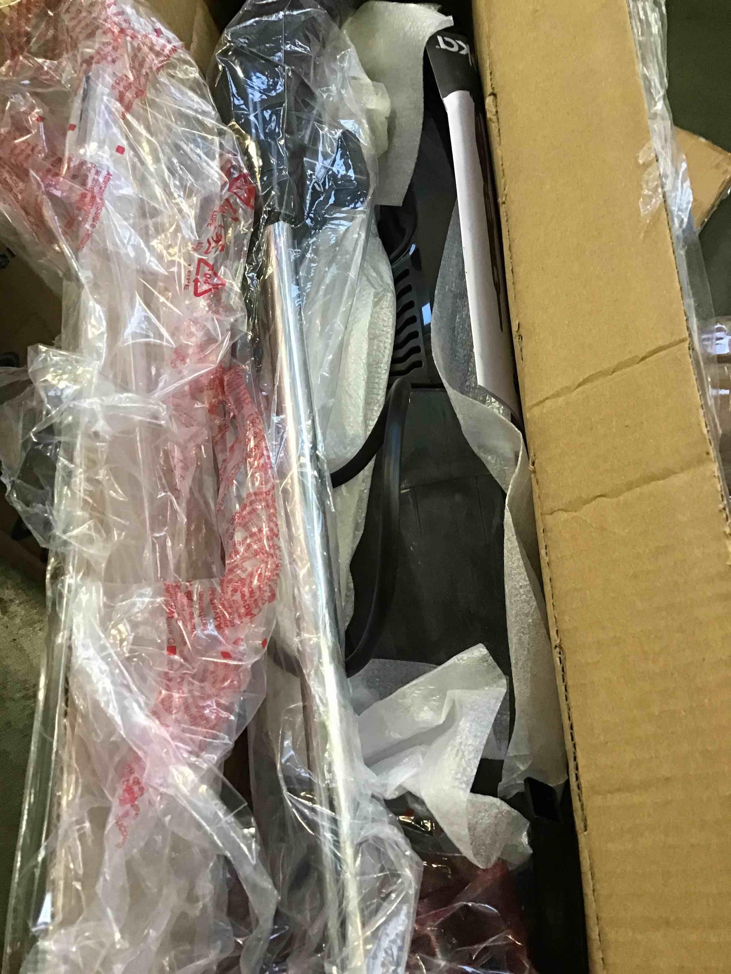 https://s3.amazonaws.com/lotting-images-prod/bidfta/RED5998509_1708365195614.jpeg
