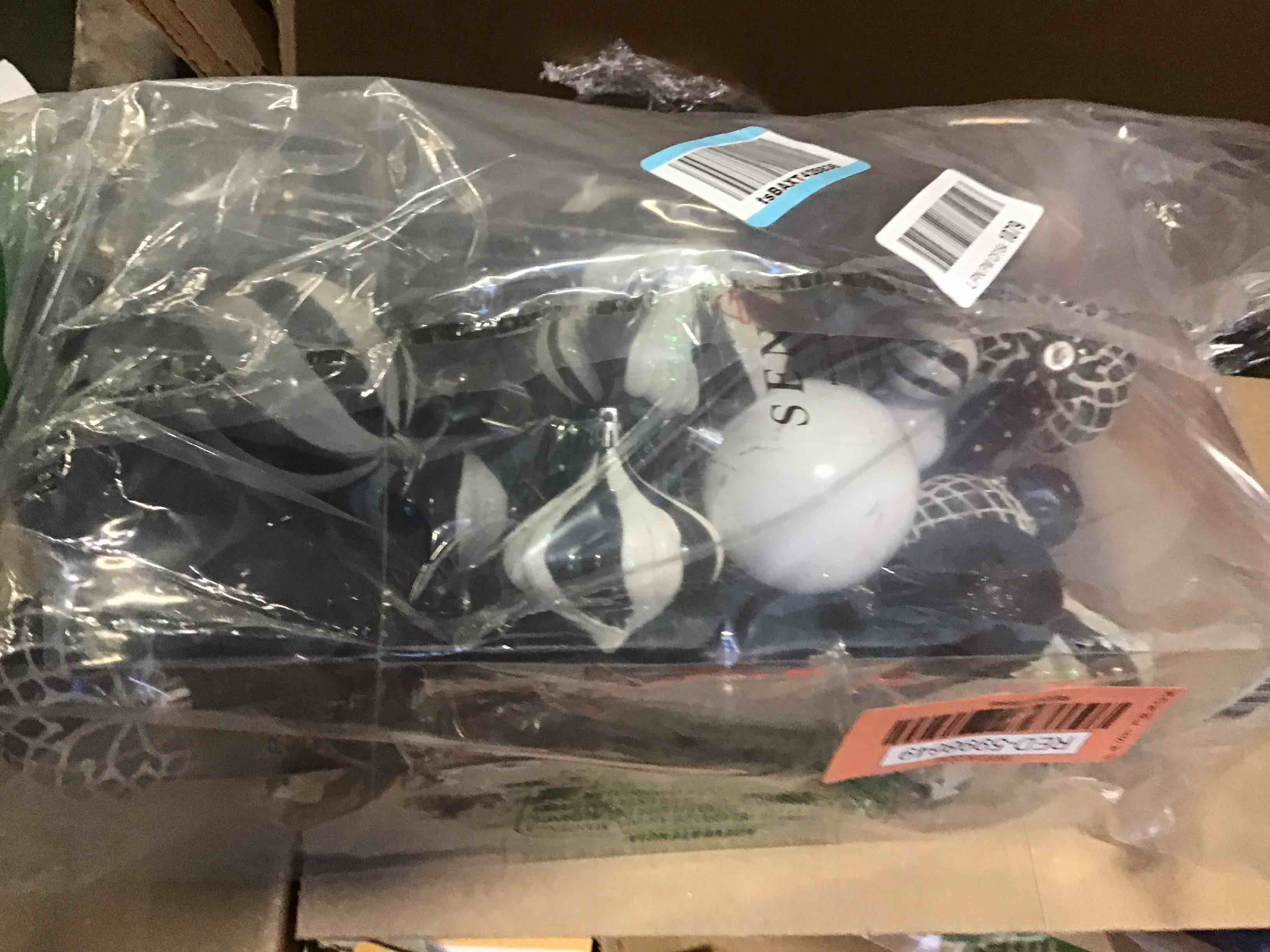 https://s3.amazonaws.com/lotting-images-prod/bidfta/RED5998649_1708443338580.jpeg