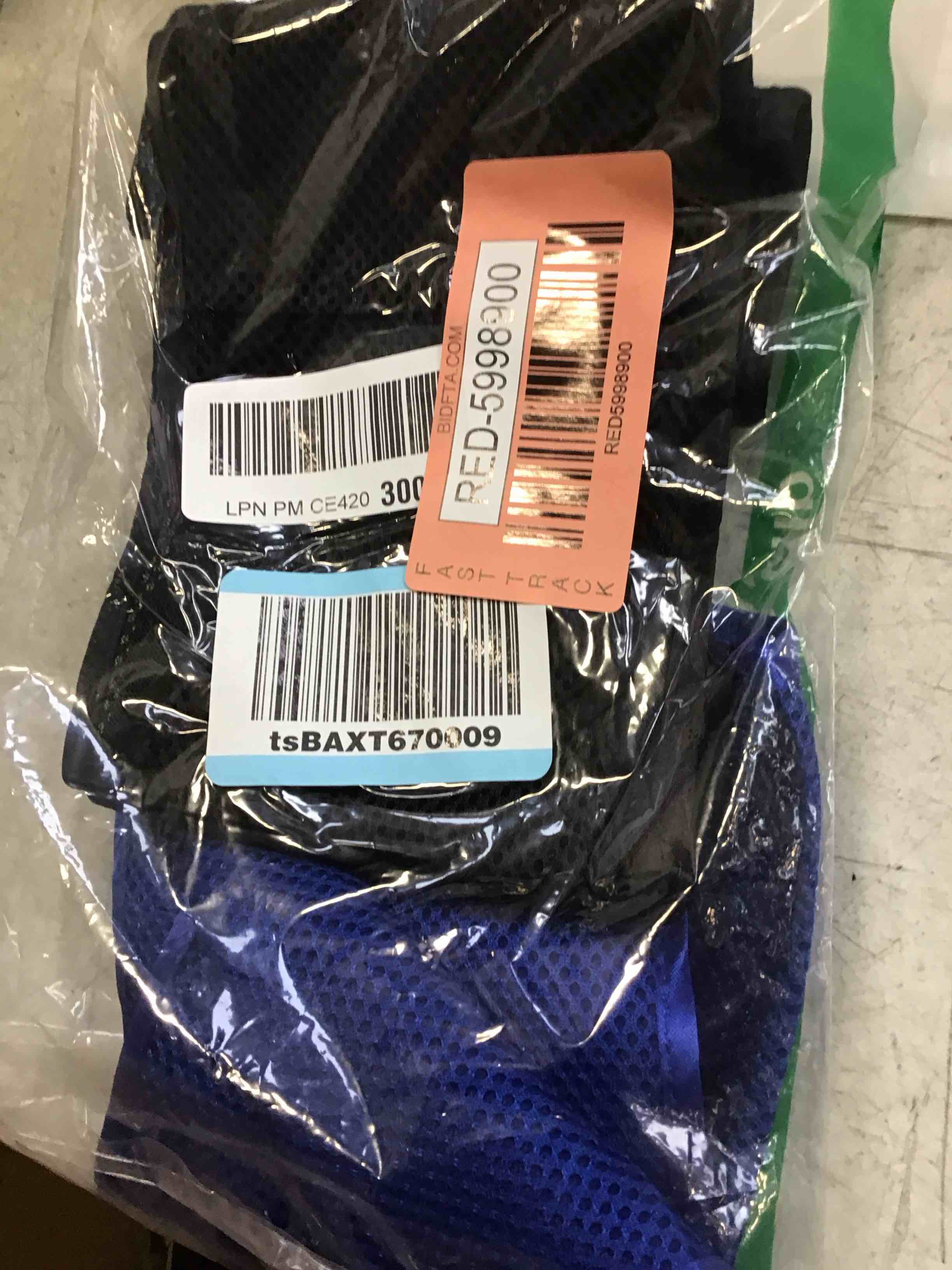 https://s3.amazonaws.com/lotting-images-prod/bidfta/RED5998900_1708543790643.jpeg