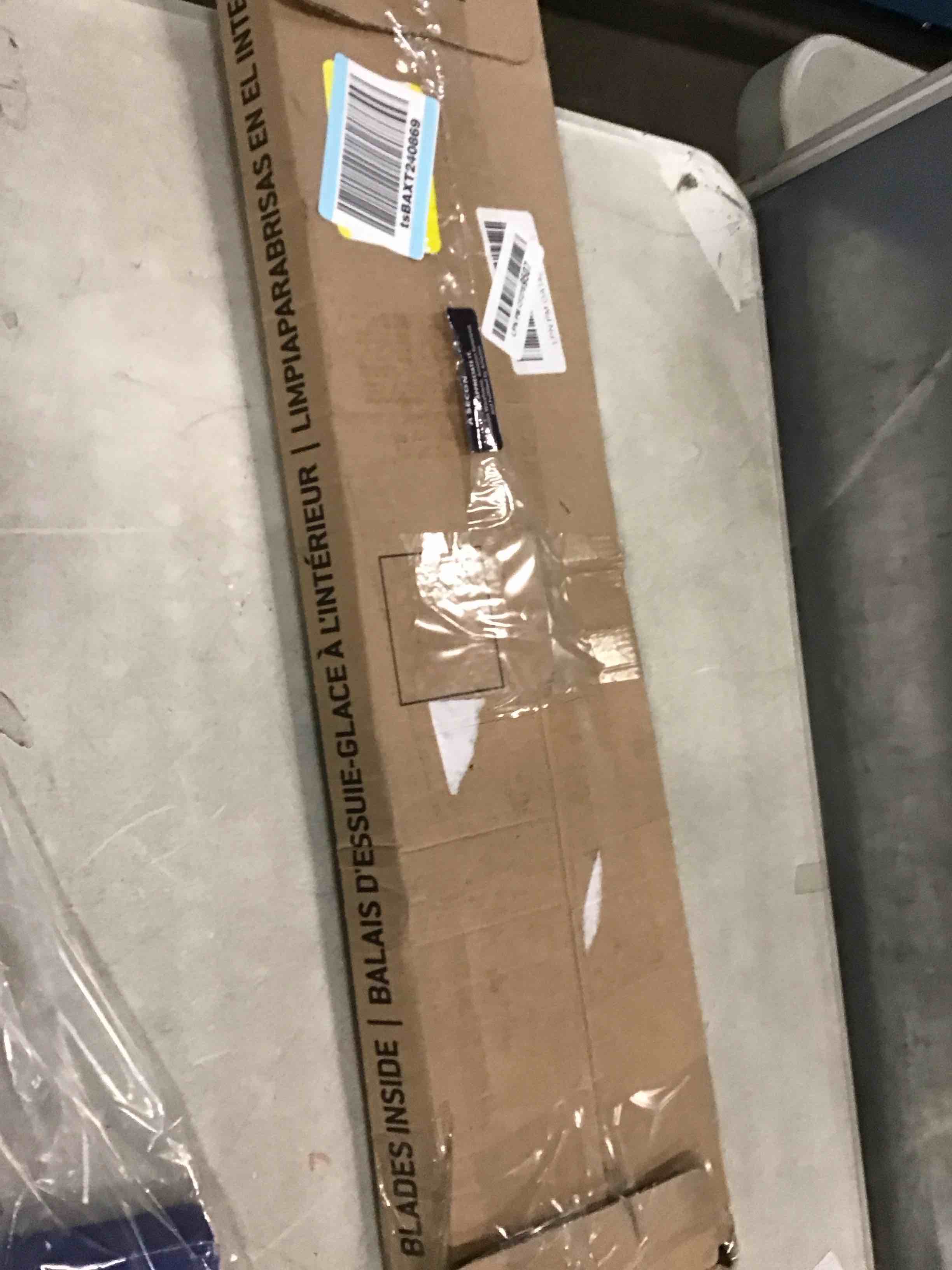 https://s3.amazonaws.com/lotting-images-prod/bidfta/RED5999213_1708108147858.jpeg
