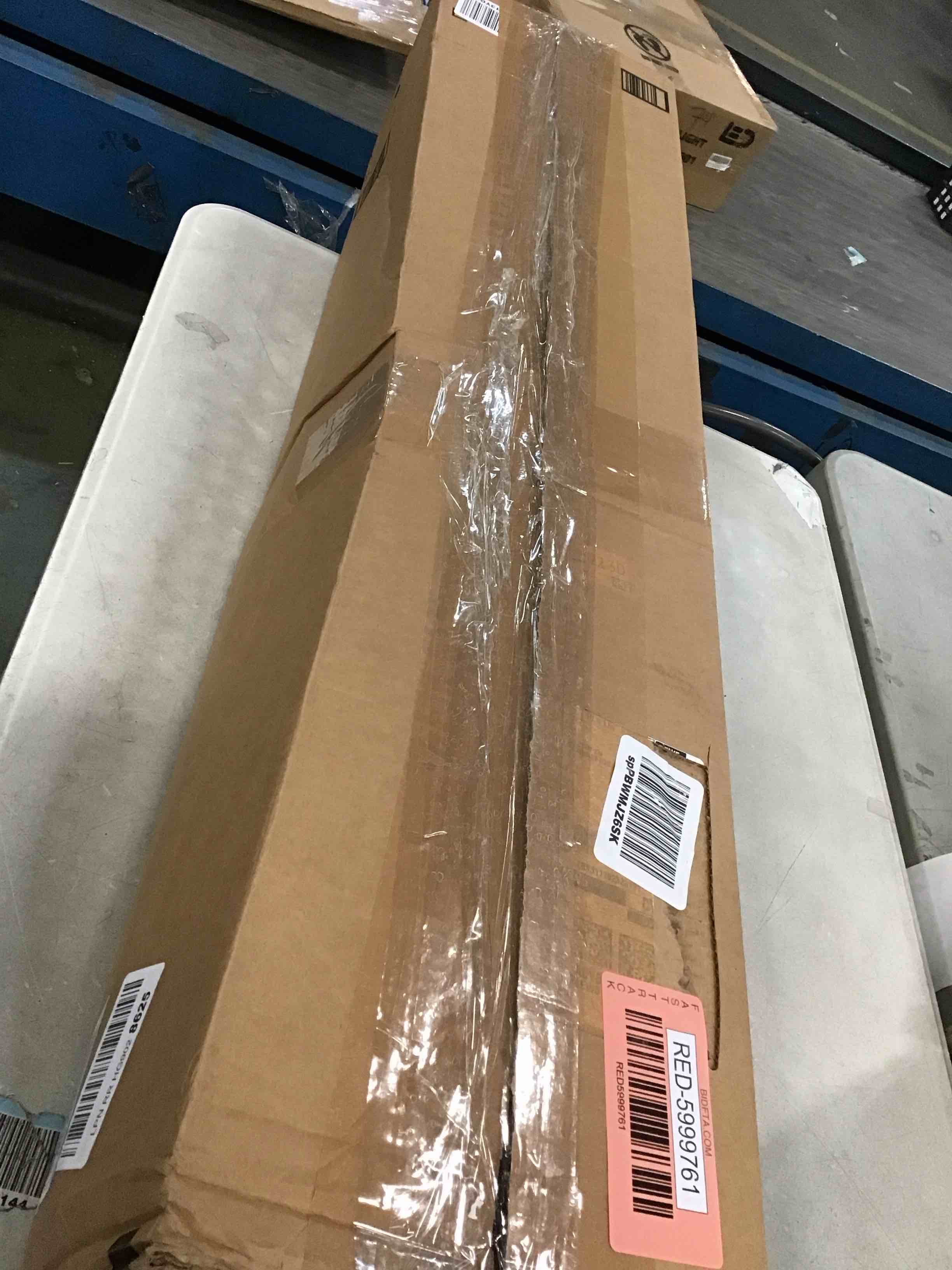 https://s3.amazonaws.com/lotting-images-prod/bidfta/RED5999761_1708453078743.jpeg