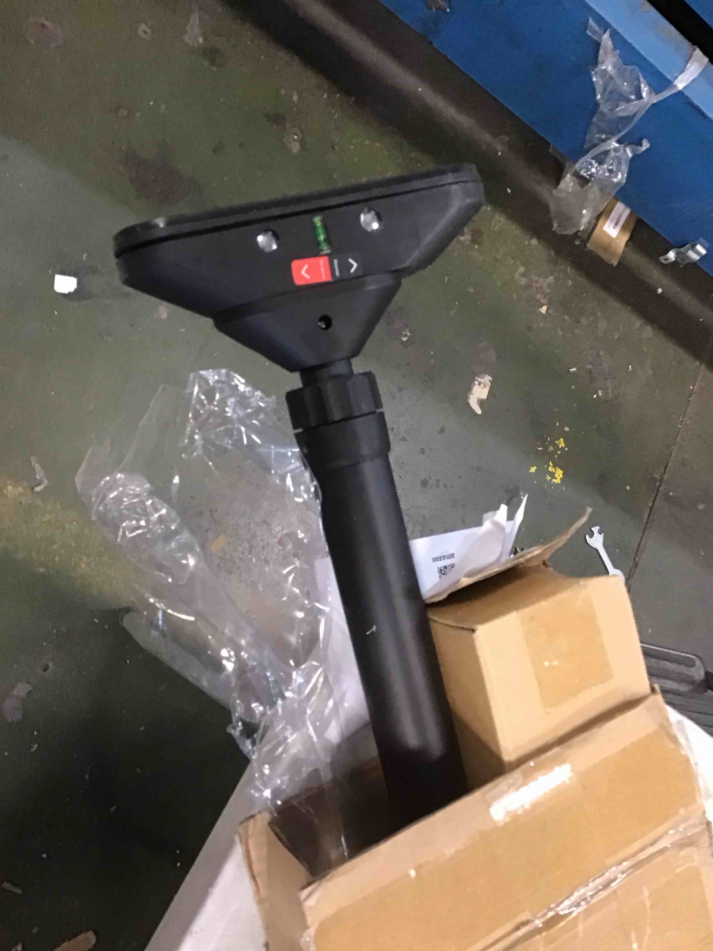 https://s3.amazonaws.com/lotting-images-prod/bidfta/RED5999806_1708458396064.jpeg