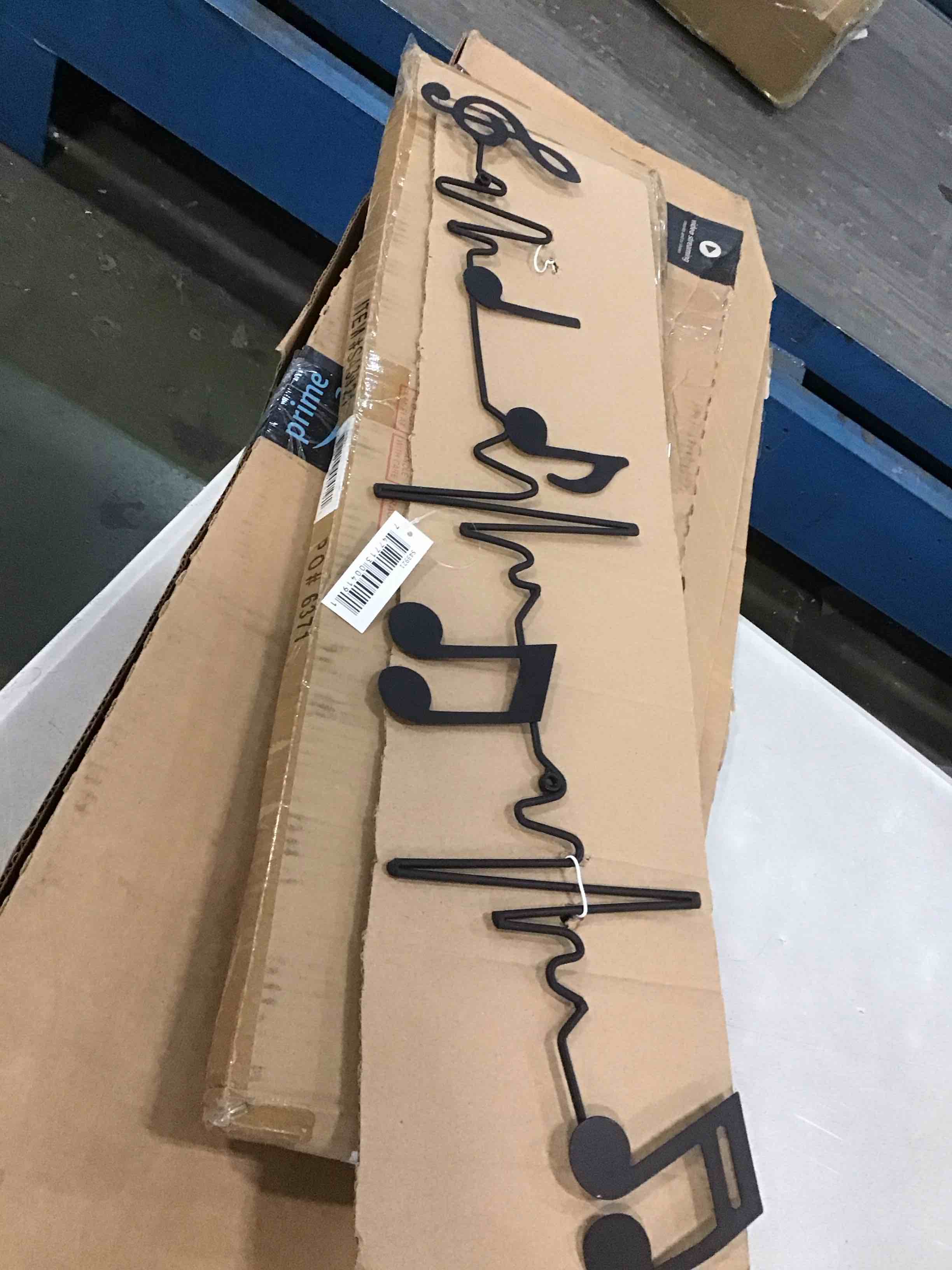 https://s3.amazonaws.com/lotting-images-prod/bidfta/RED5999828_1708463065903.jpeg