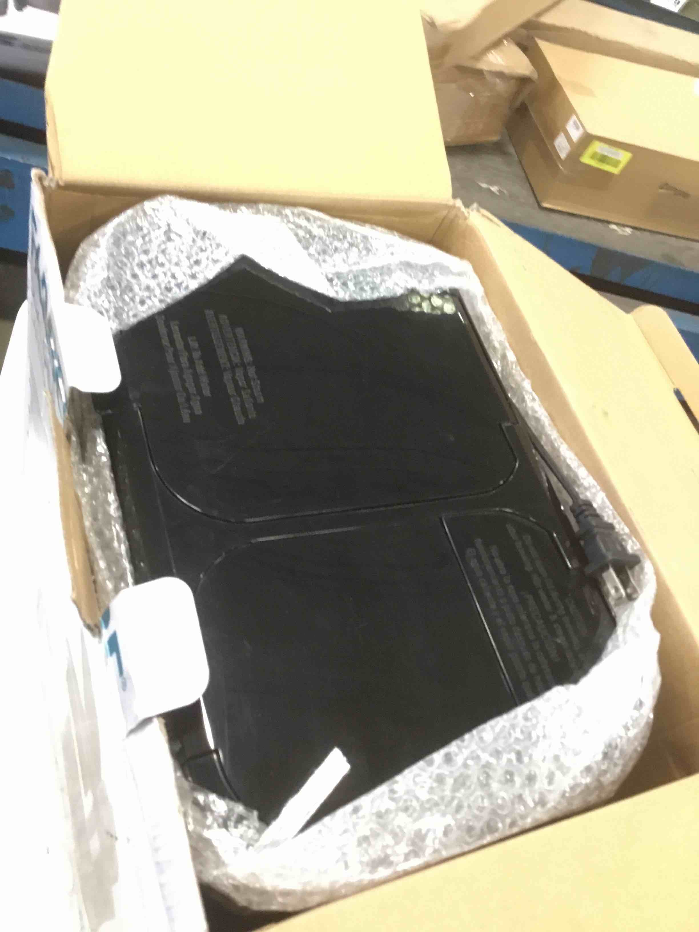 https://s3.amazonaws.com/lotting-images-prod/bidfta/RED5999933_1708532430678.jpeg