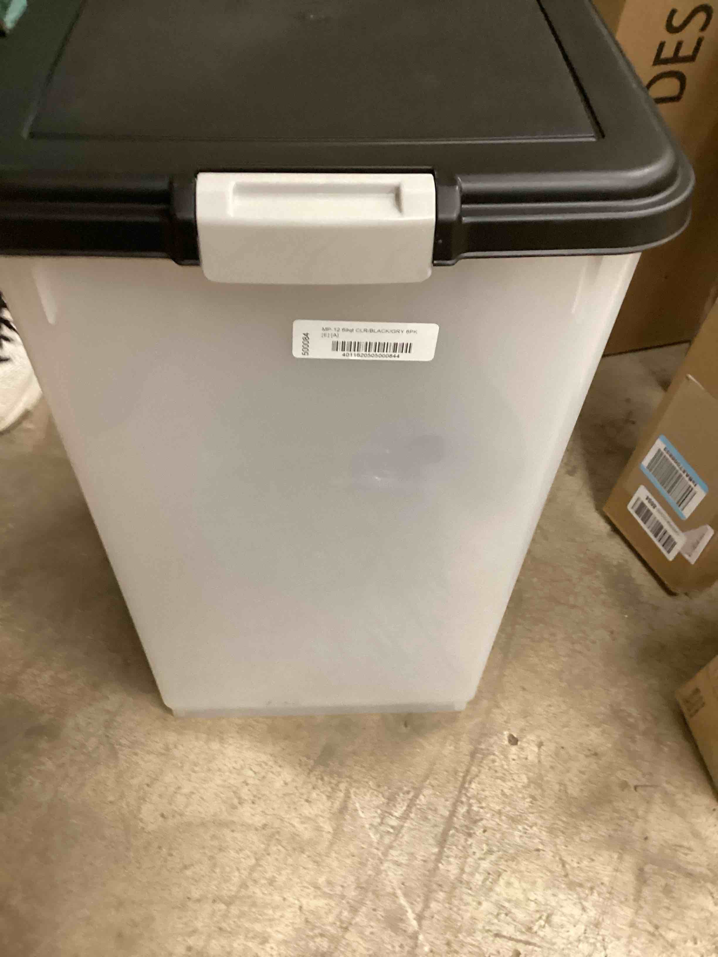https://s3.amazonaws.com/lotting-images-prod/bidfta/RED6000622_1709225507844.jpeg