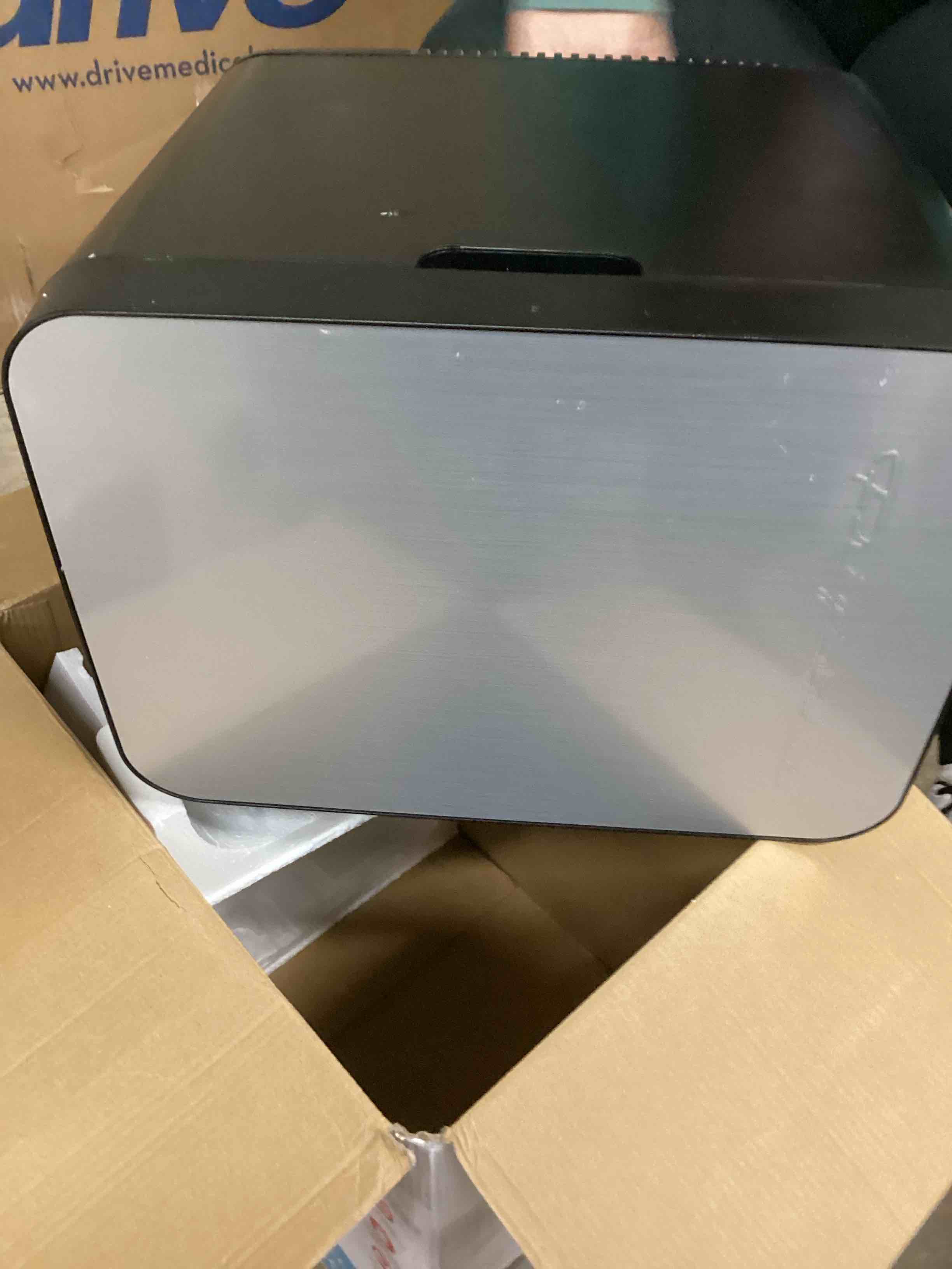 https://s3.amazonaws.com/lotting-images-prod/bidfta/RED6000626_1709226113842.jpeg