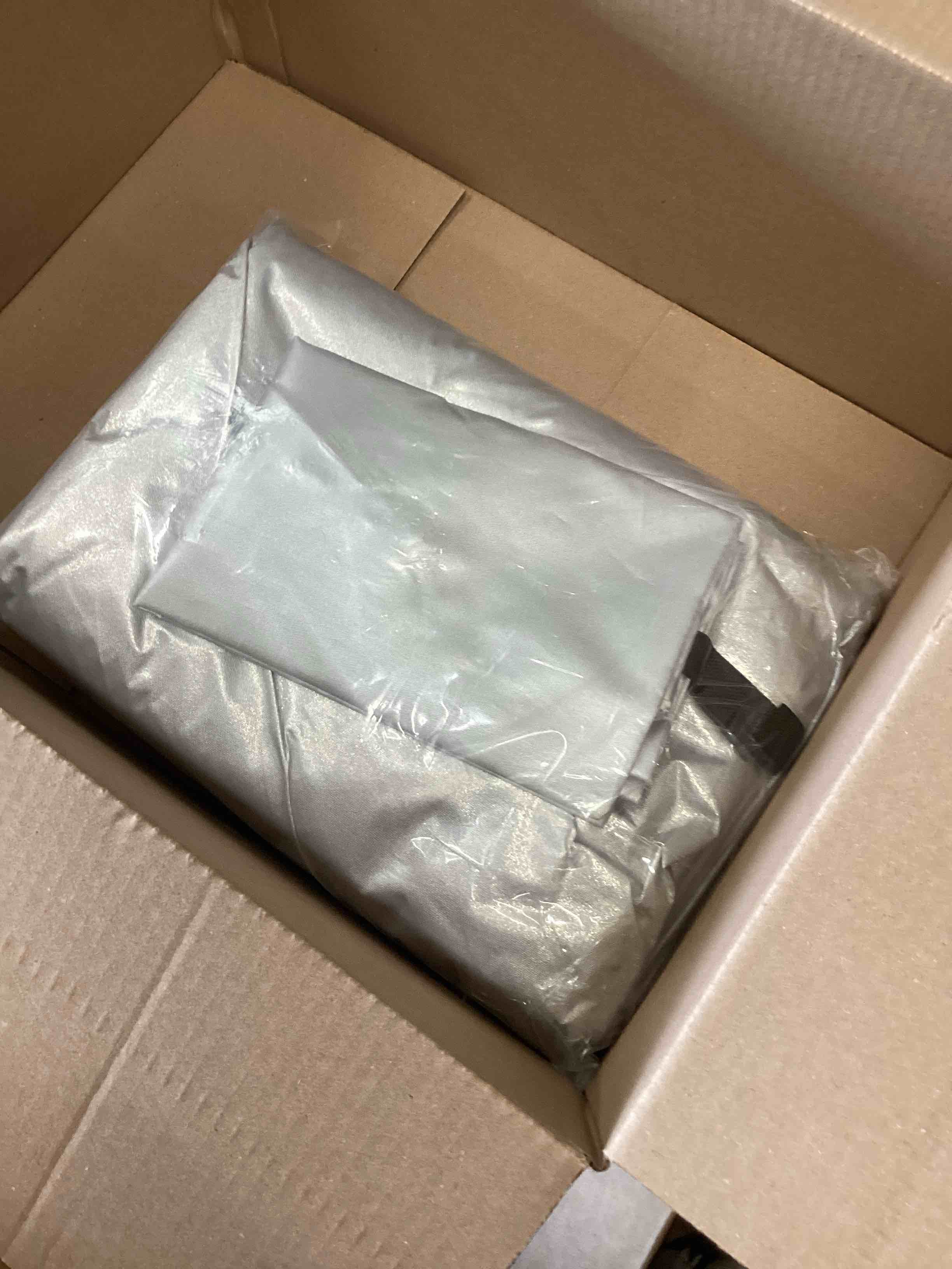 https://s3.amazonaws.com/lotting-images-prod/bidfta/RED6000771_1709655729386.jpeg