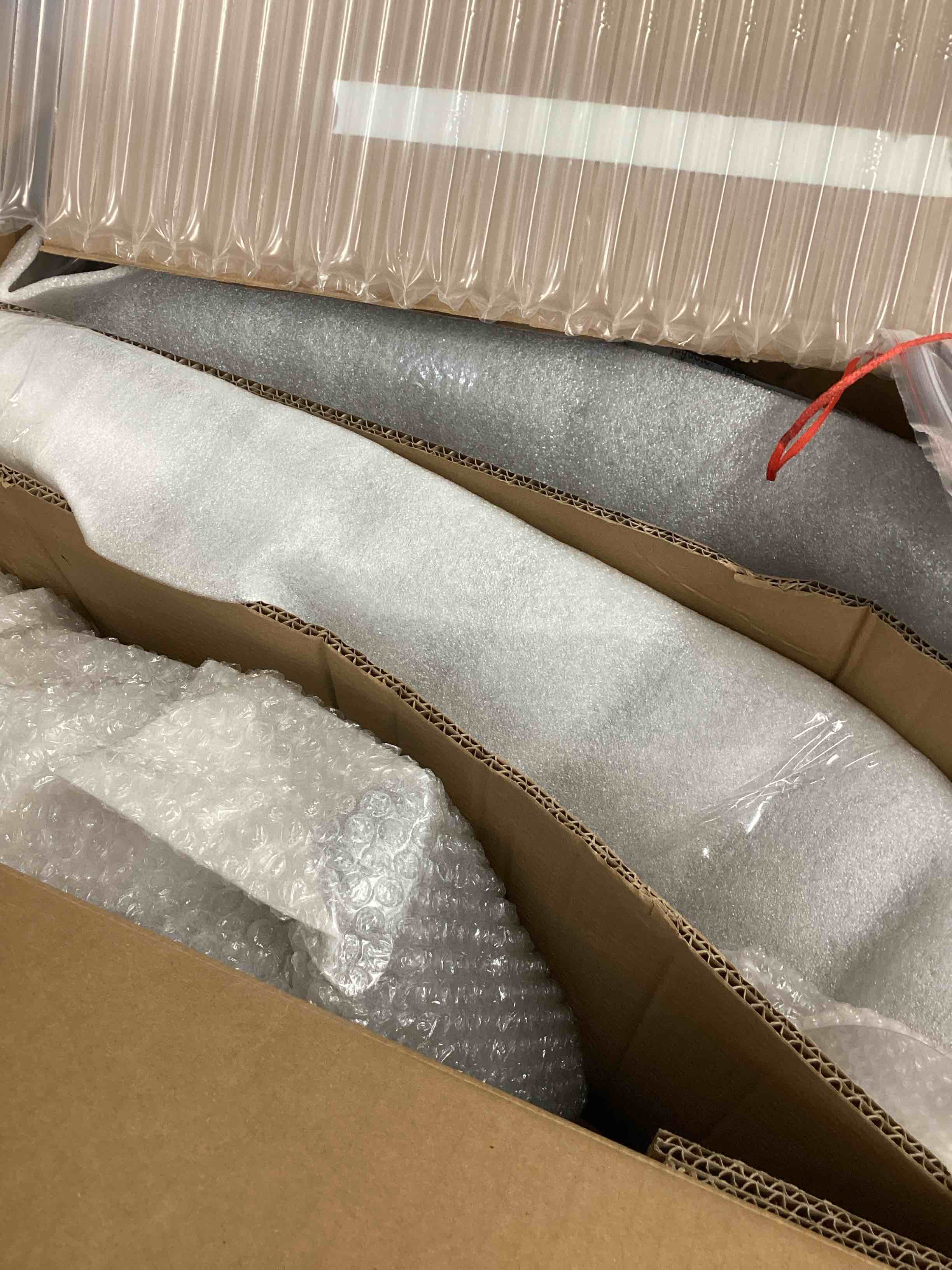 https://s3.amazonaws.com/lotting-images-prod/bidfta/RED6000780_1709658174005.jpeg