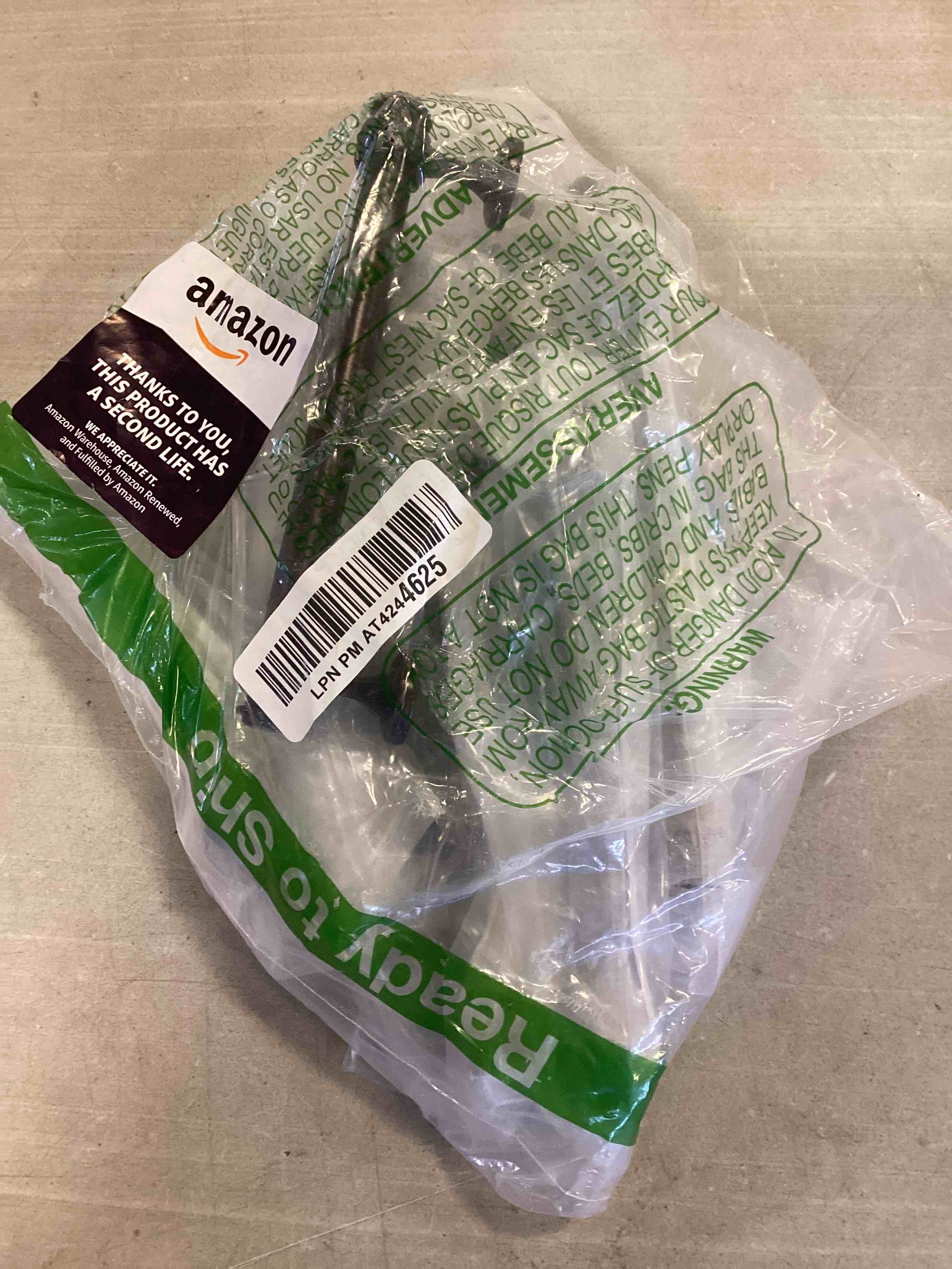 https://s3.amazonaws.com/lotting-images-prod/bidfta/RED6002491_1708534210650.jpeg