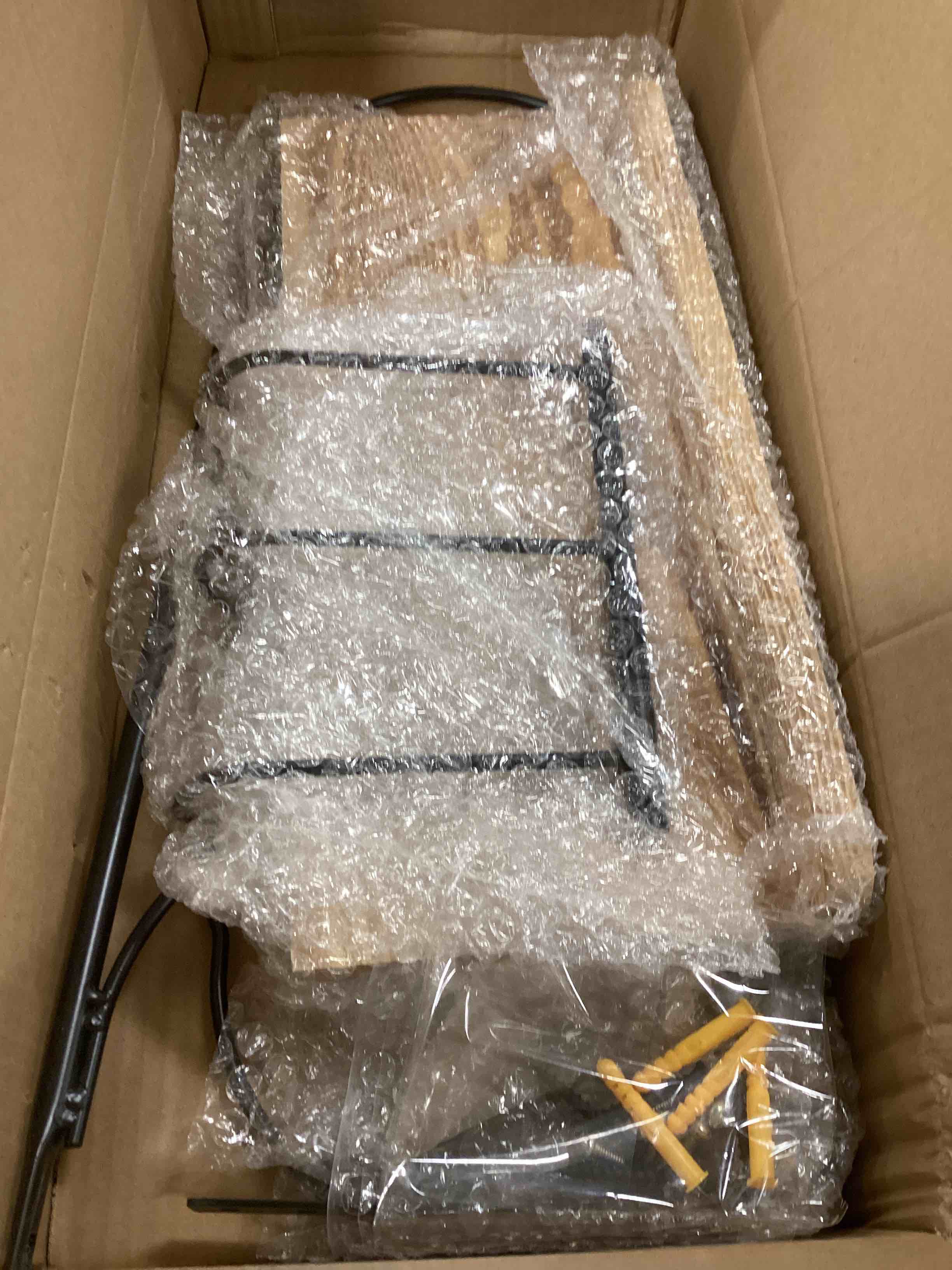https://s3.amazonaws.com/lotting-images-prod/bidfta/RED6002718_1708625994443.jpeg