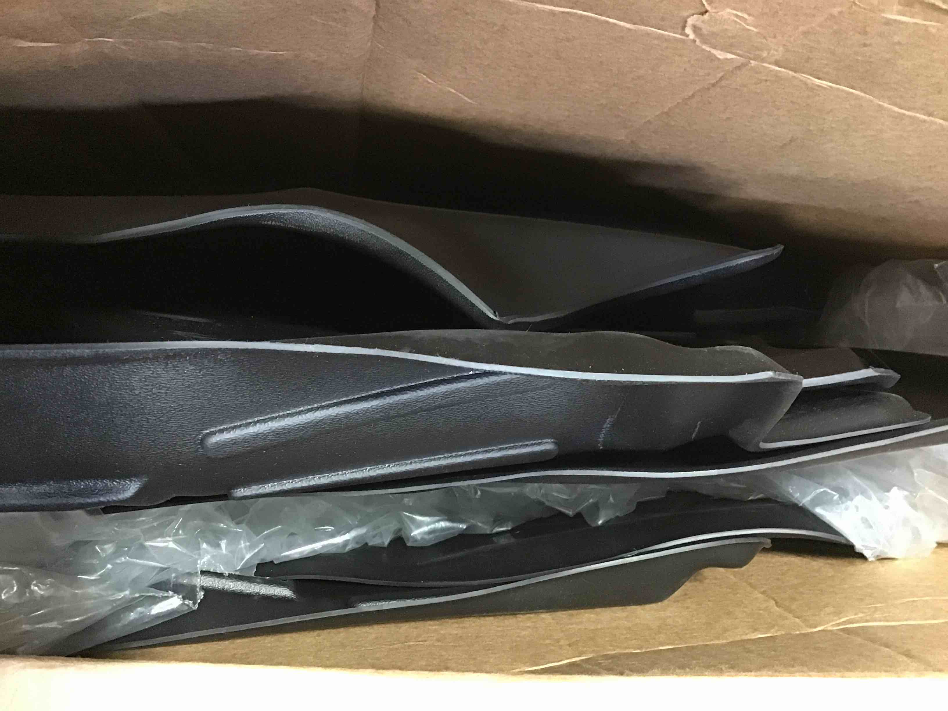 https://s3.amazonaws.com/lotting-images-prod/bidfta/RED6003076_1708973936647.jpeg