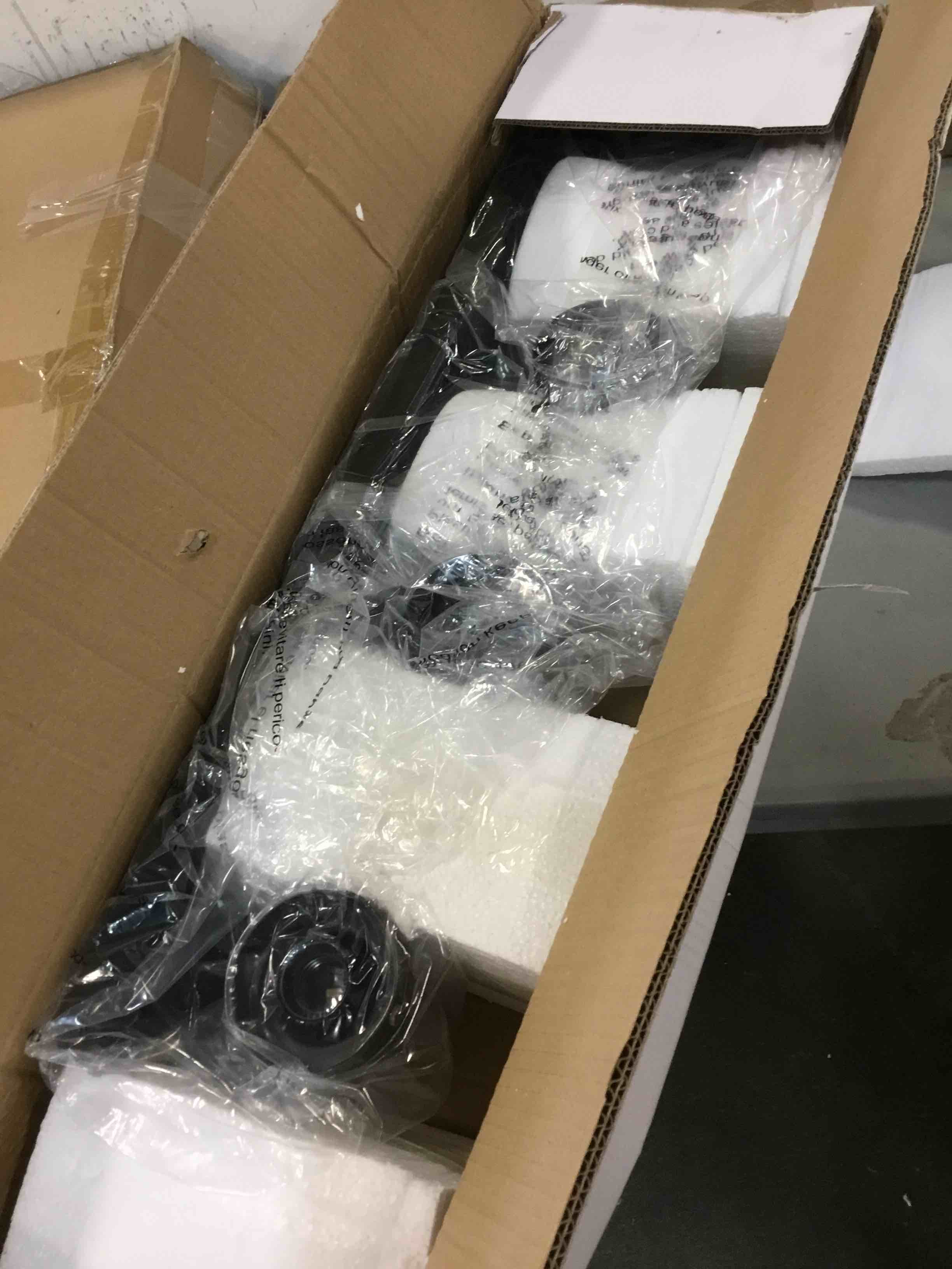 https://s3.amazonaws.com/lotting-images-prod/bidfta/RED6005106_1707918145758.jpeg