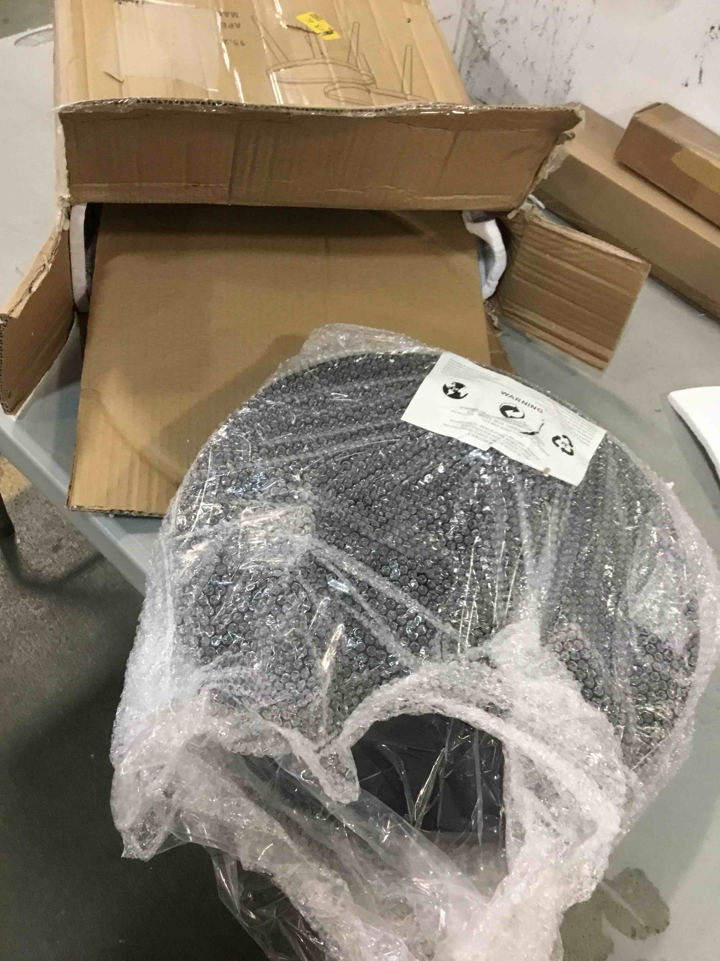 https://s3.amazonaws.com/lotting-images-prod/bidfta/RED6005115_1707919803180.jpeg