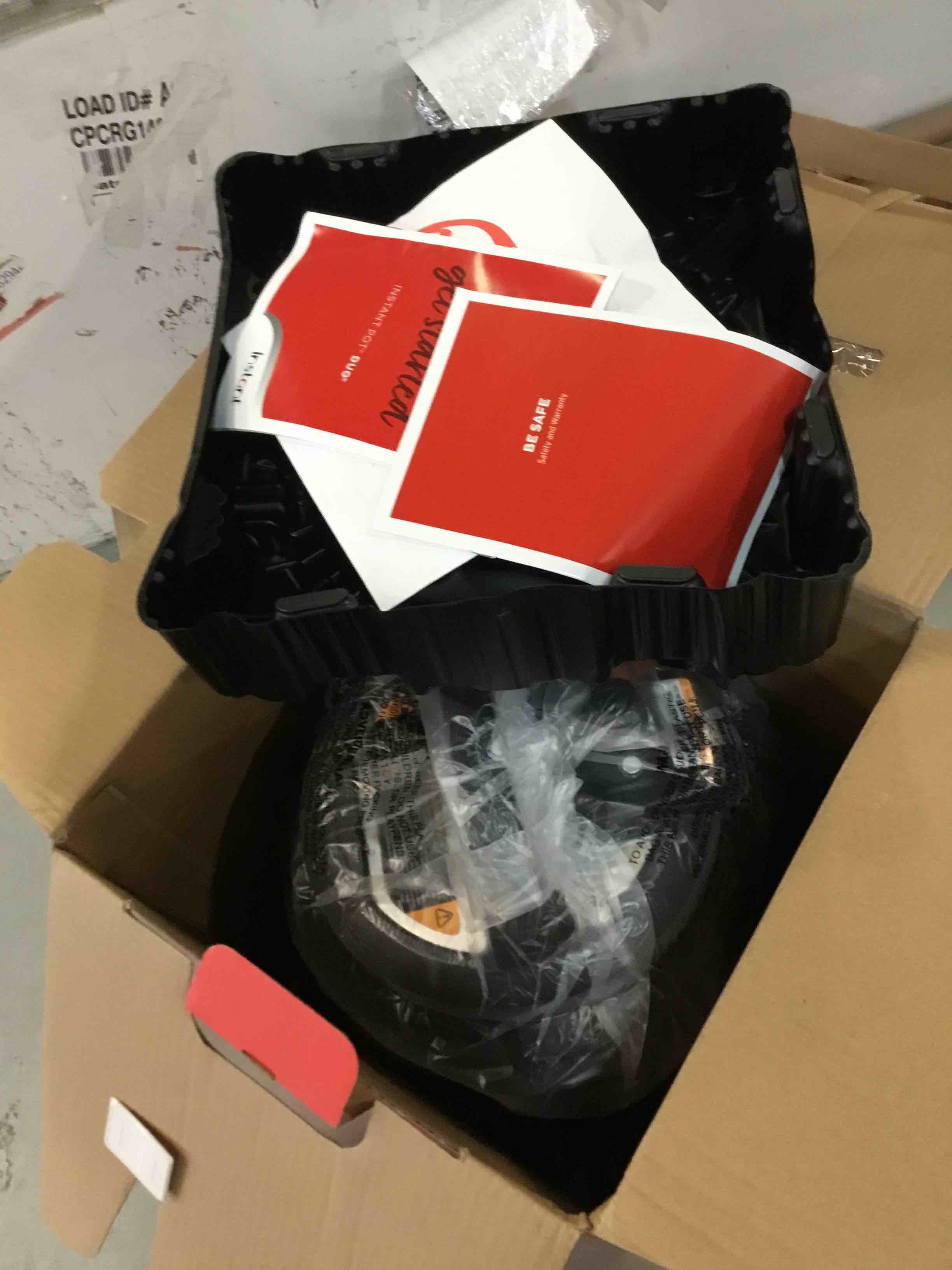 https://s3.amazonaws.com/lotting-images-prod/bidfta/RED6005125_1707921810366.jpeg