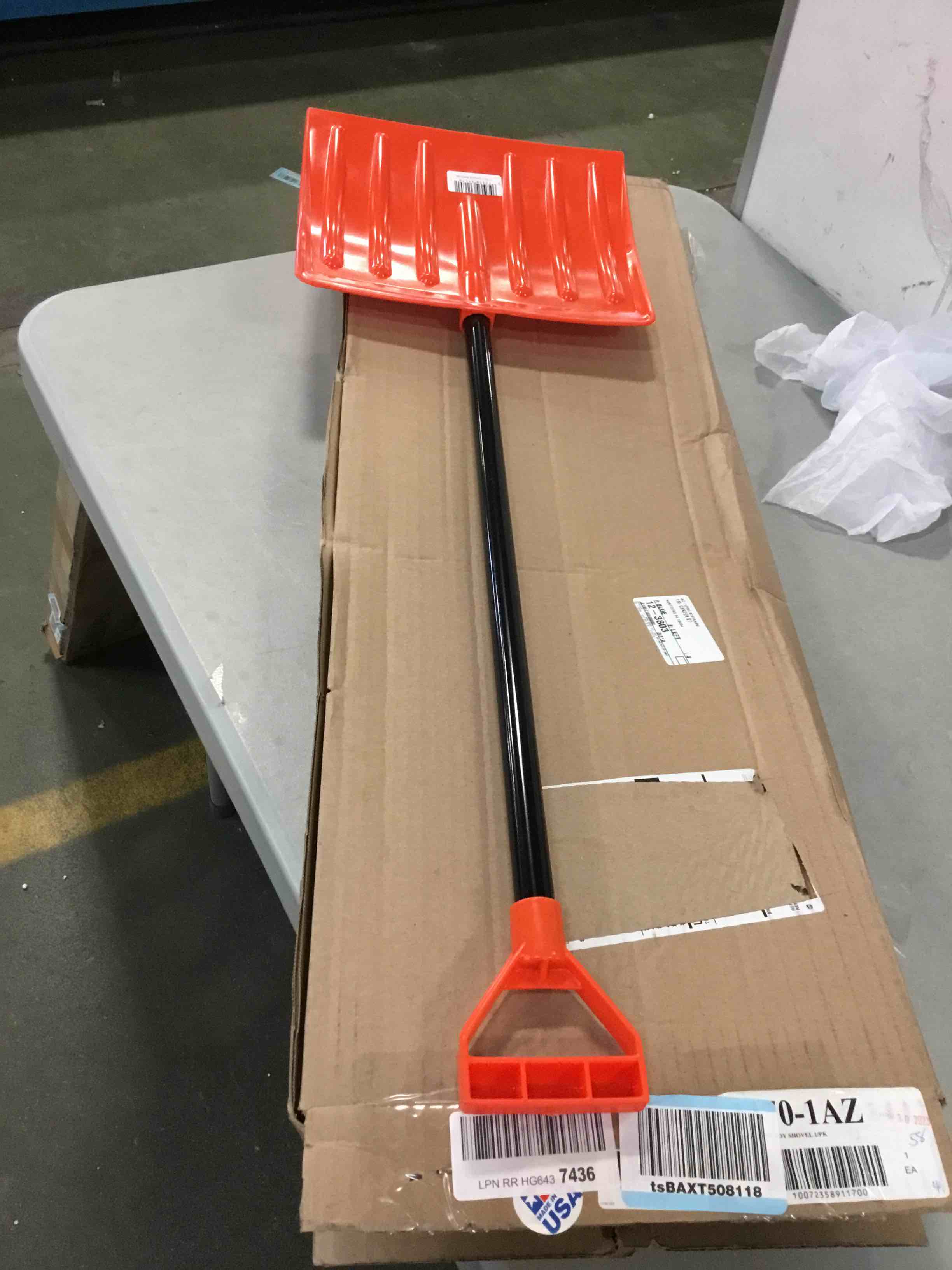 https://s3.amazonaws.com/lotting-images-prod/bidfta/RED6005132_1707924047699.jpeg