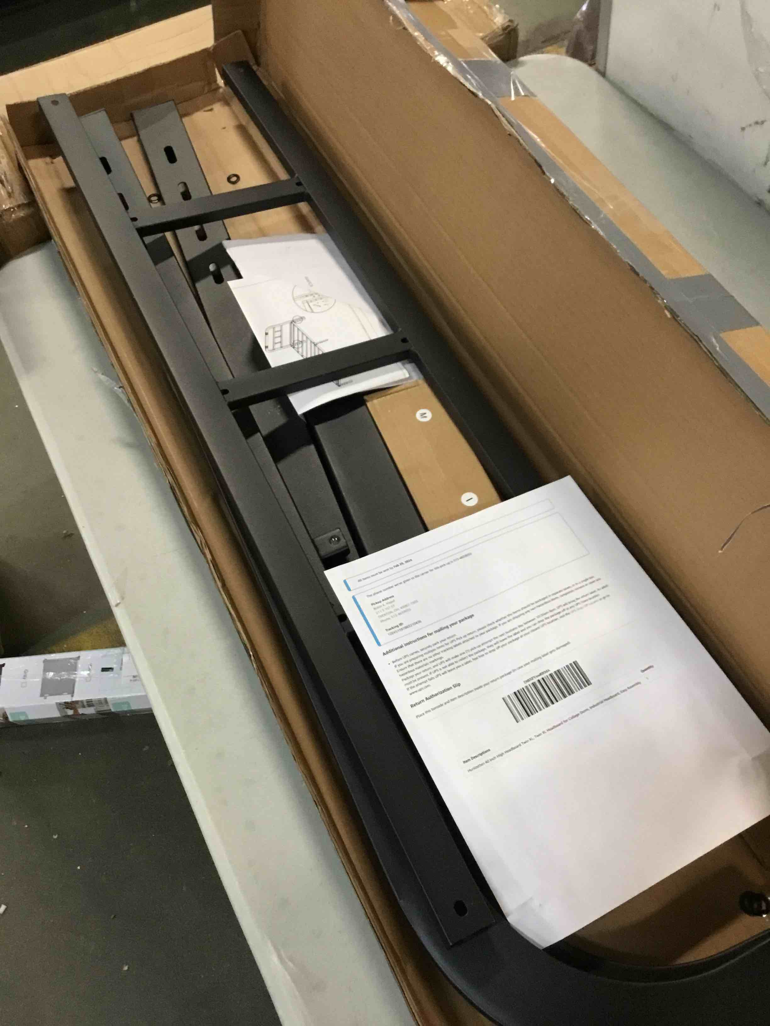 https://s3.amazonaws.com/lotting-images-prod/bidfta/RED6005212_1707940286884.jpeg