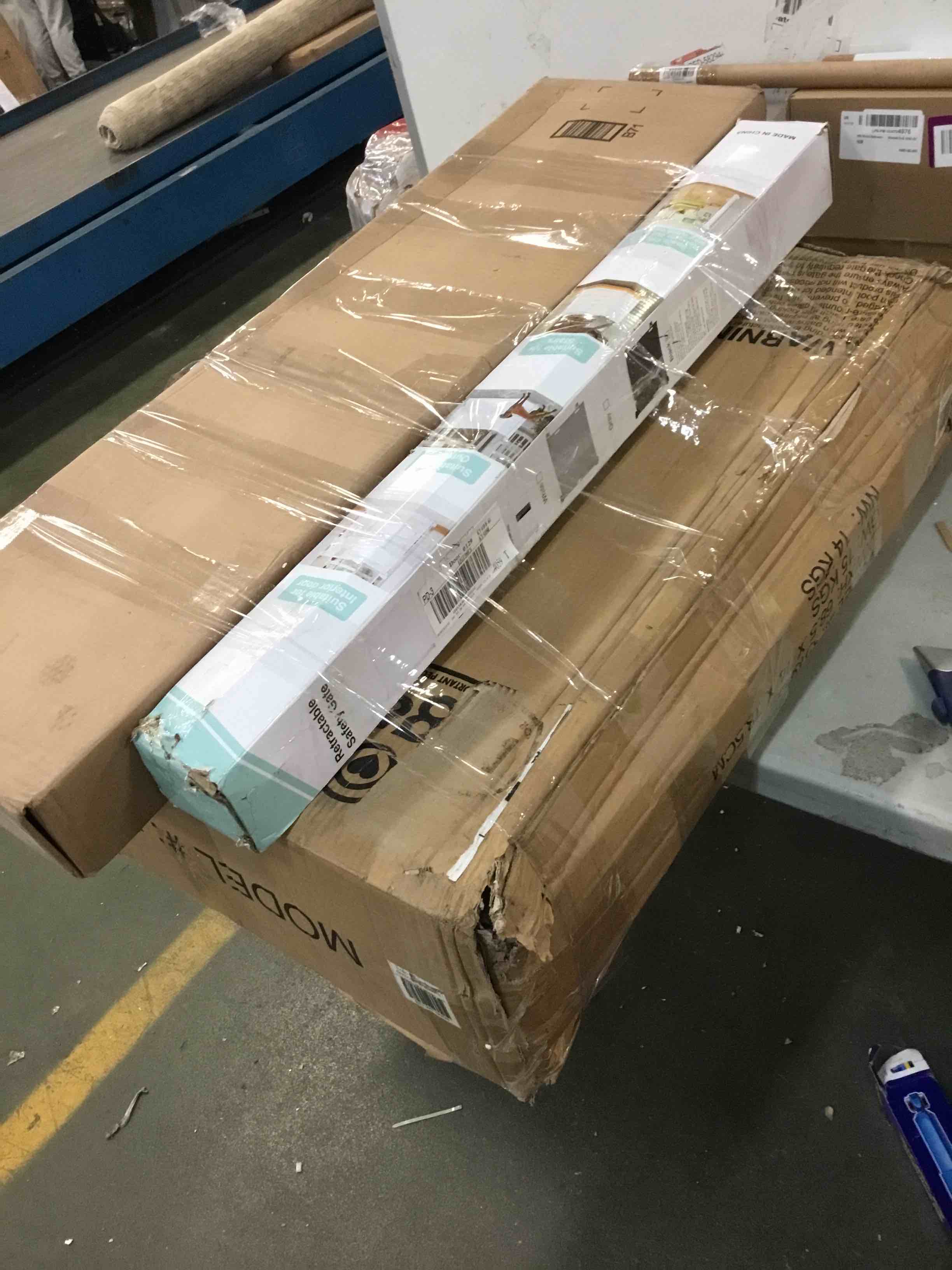 https://s3.amazonaws.com/lotting-images-prod/bidfta/RED6005214_1707940641346.jpeg