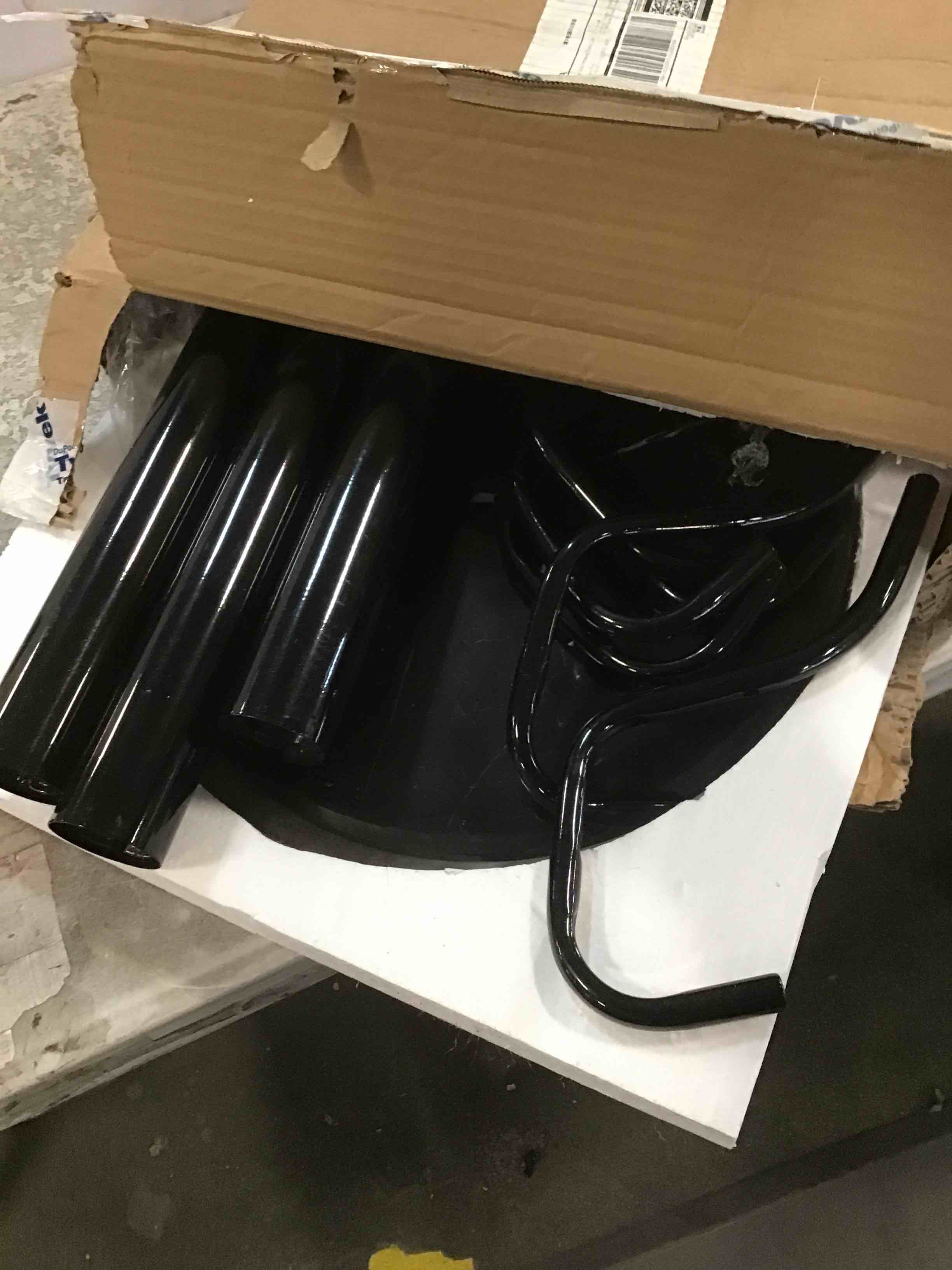 https://s3.amazonaws.com/lotting-images-prod/bidfta/RED6005263_1708008192814.jpeg