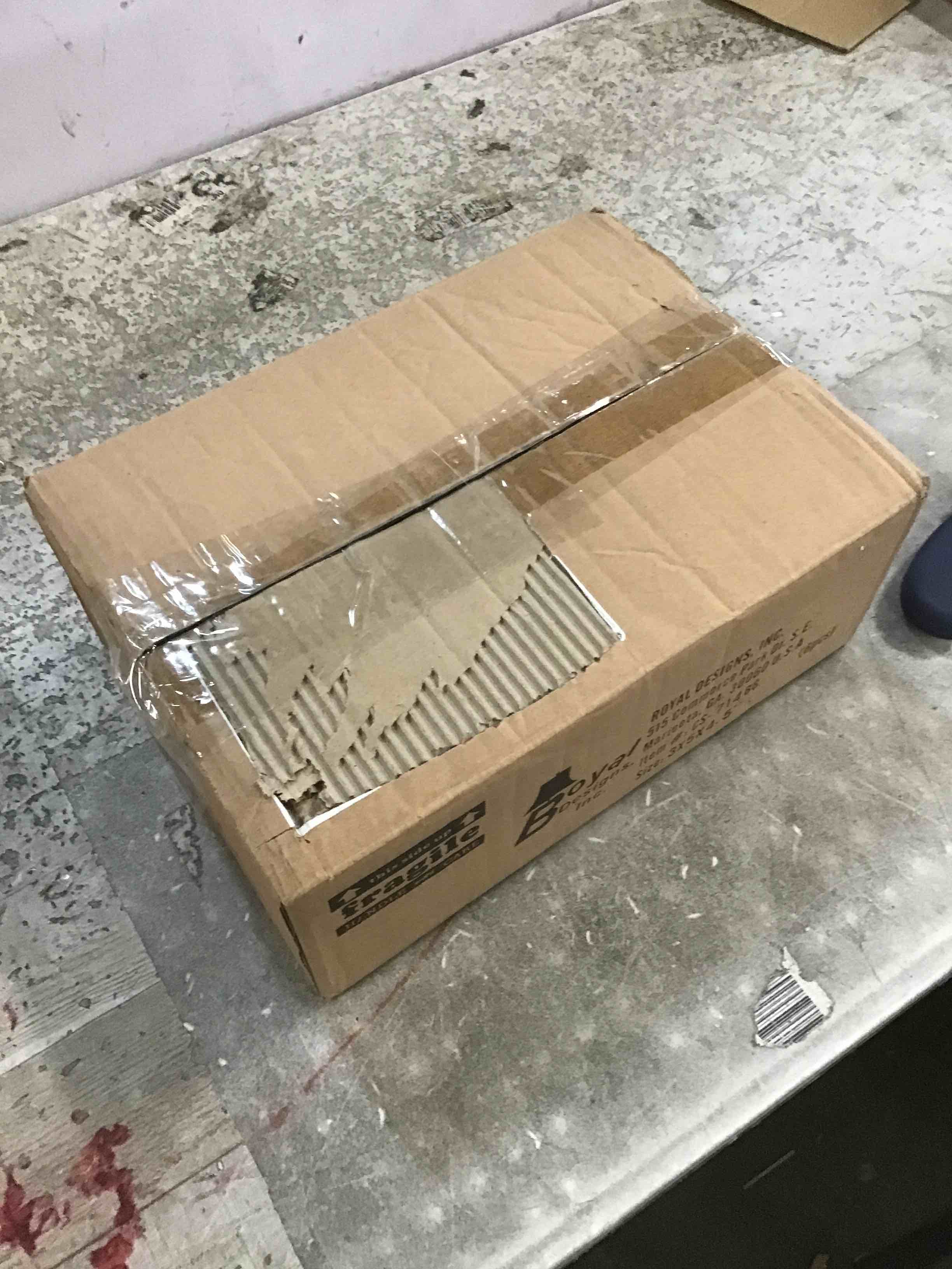 https://s3.amazonaws.com/lotting-images-prod/bidfta/RED6005296_1708015103482.jpeg
