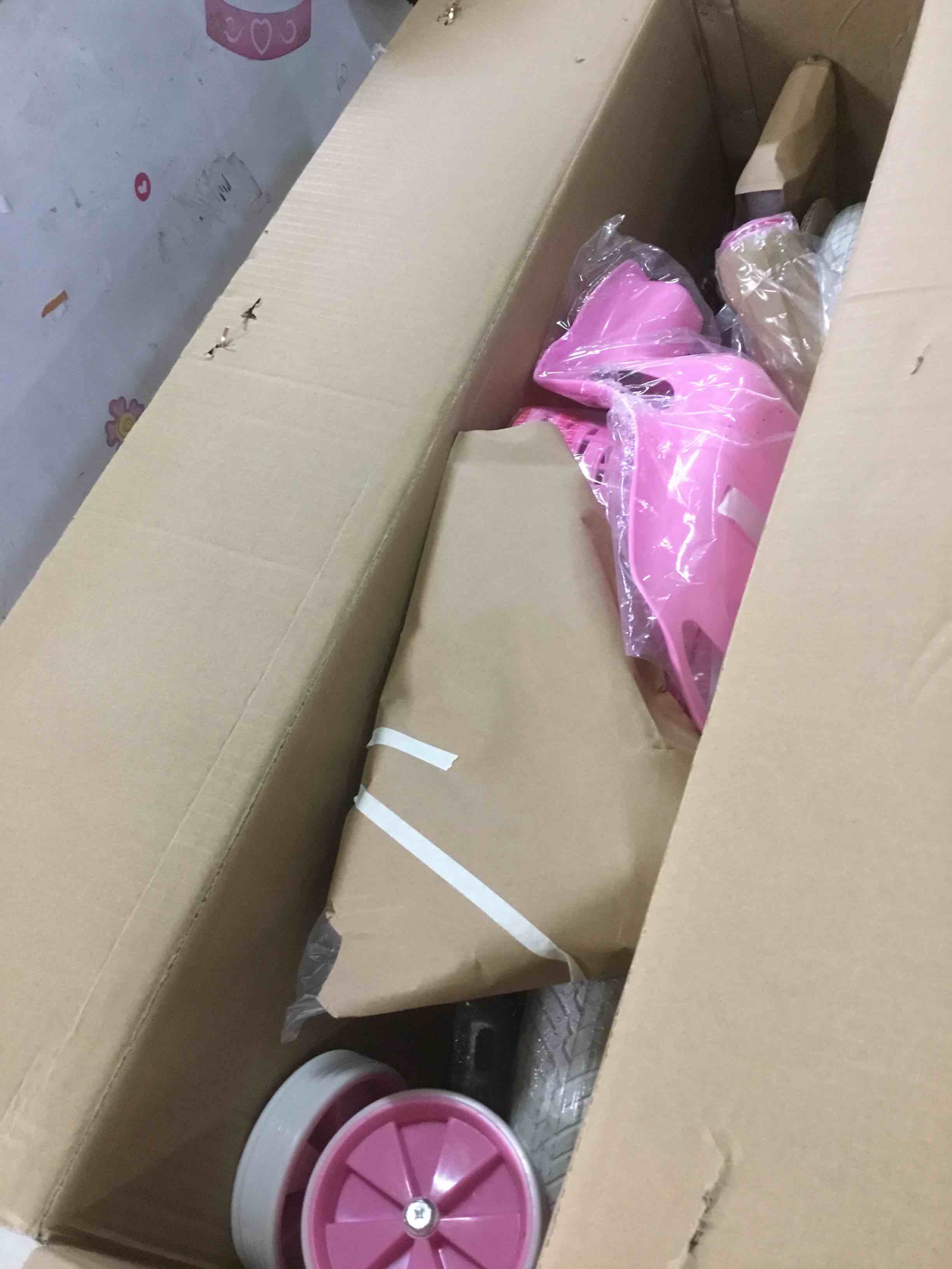 https://s3.amazonaws.com/lotting-images-prod/bidfta/RED6005420_1708092735223.jpeg