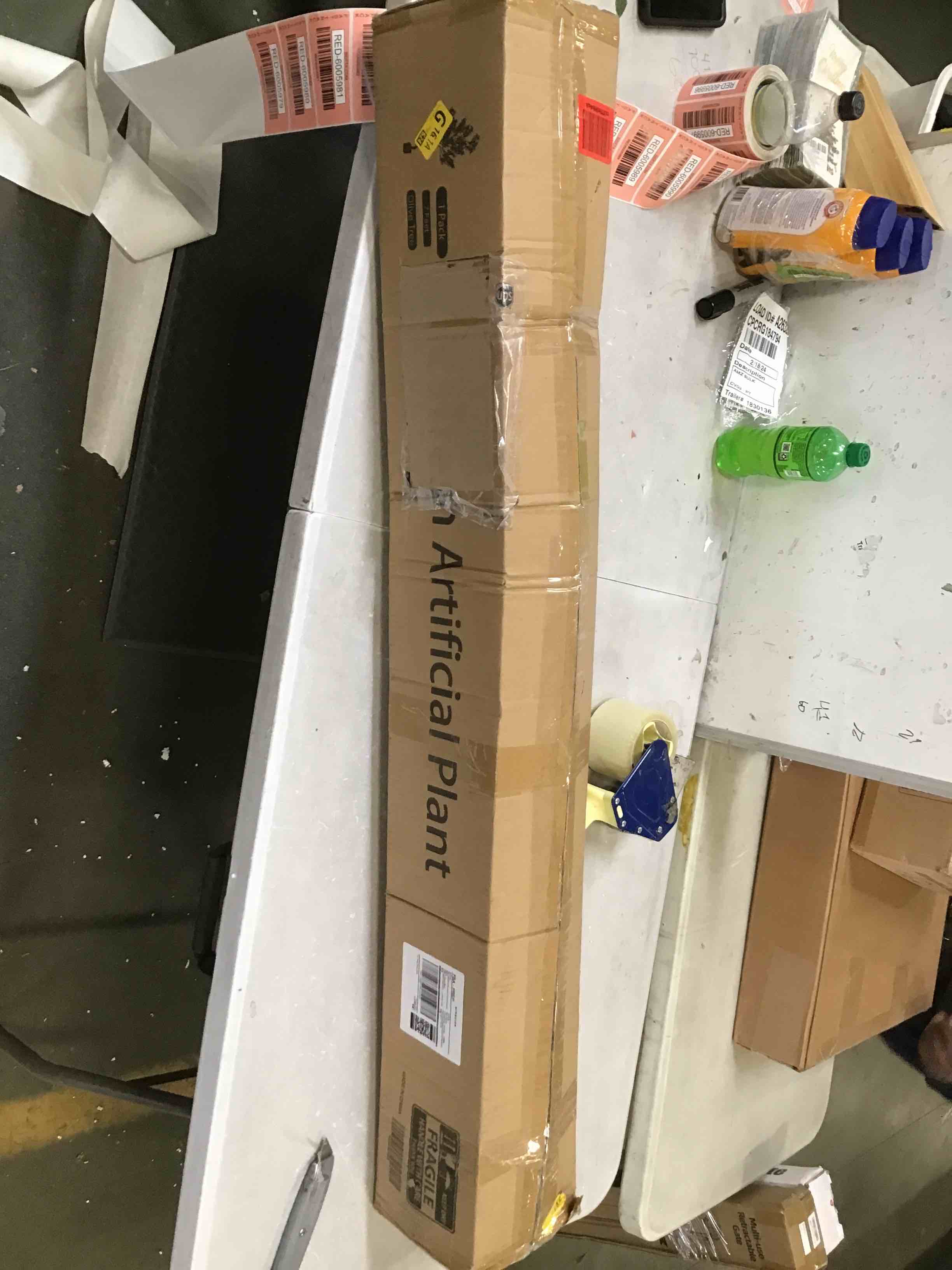 https://s3.amazonaws.com/lotting-images-prod/bidfta/RED6005979_1708714569720.jpeg