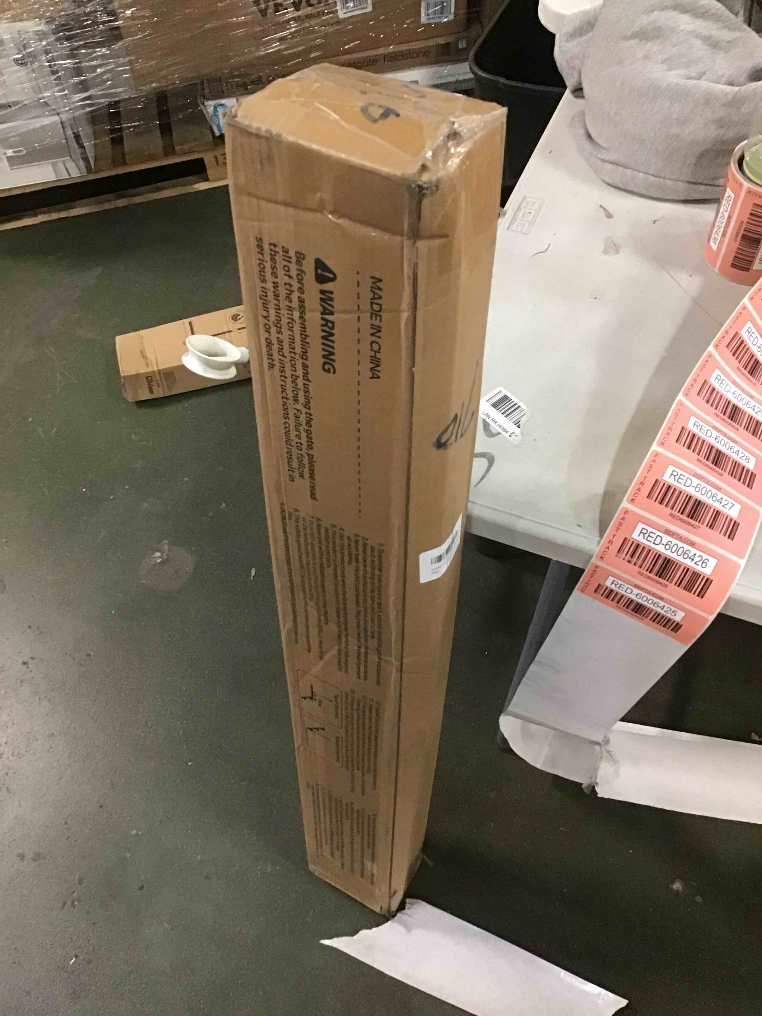 https://s3.amazonaws.com/lotting-images-prod/bidfta/RED6006425_1709140455803.jpeg