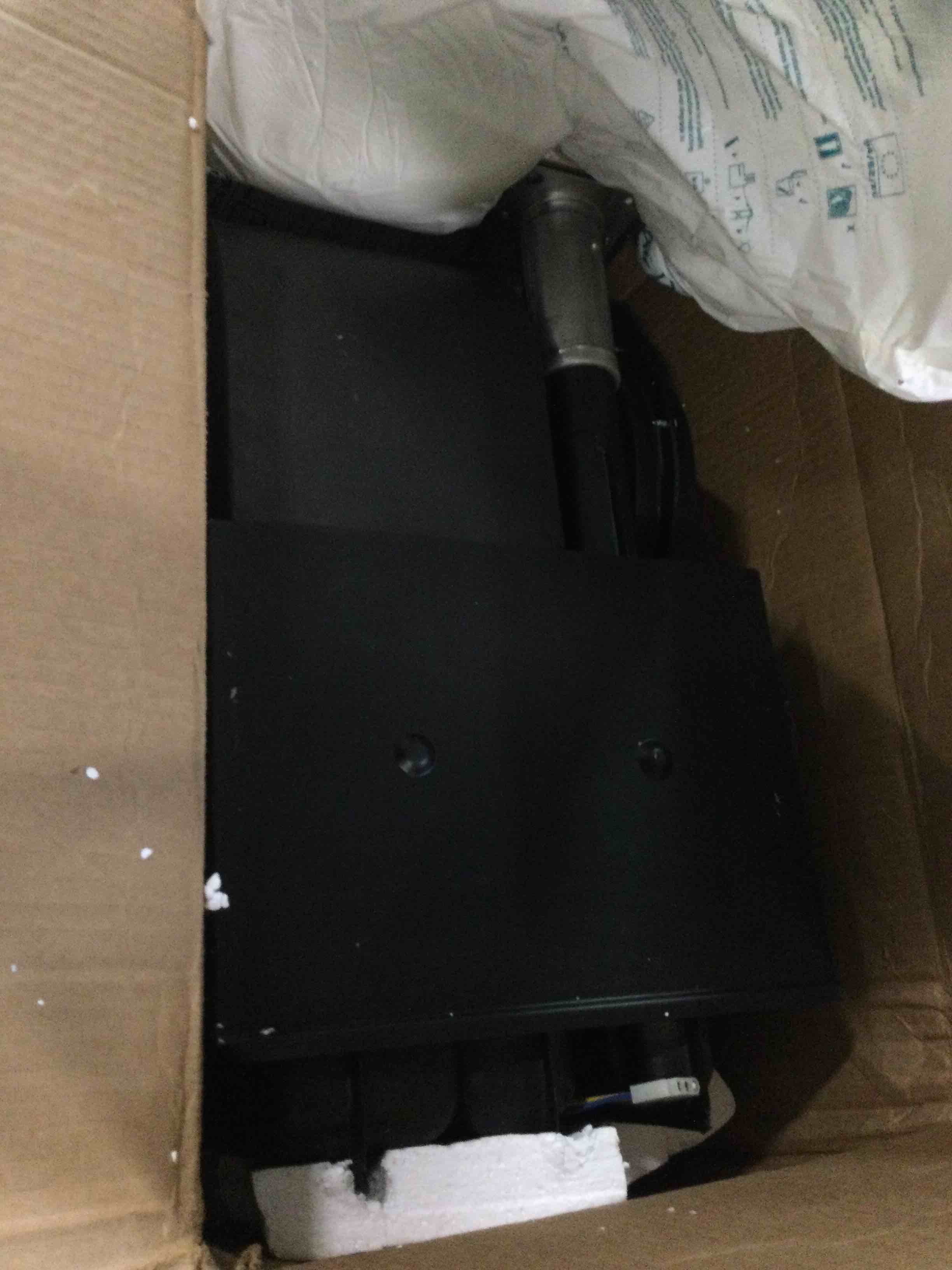 https://s3.amazonaws.com/lotting-images-prod/bidfta/RED6006606_1708008136551.jpeg