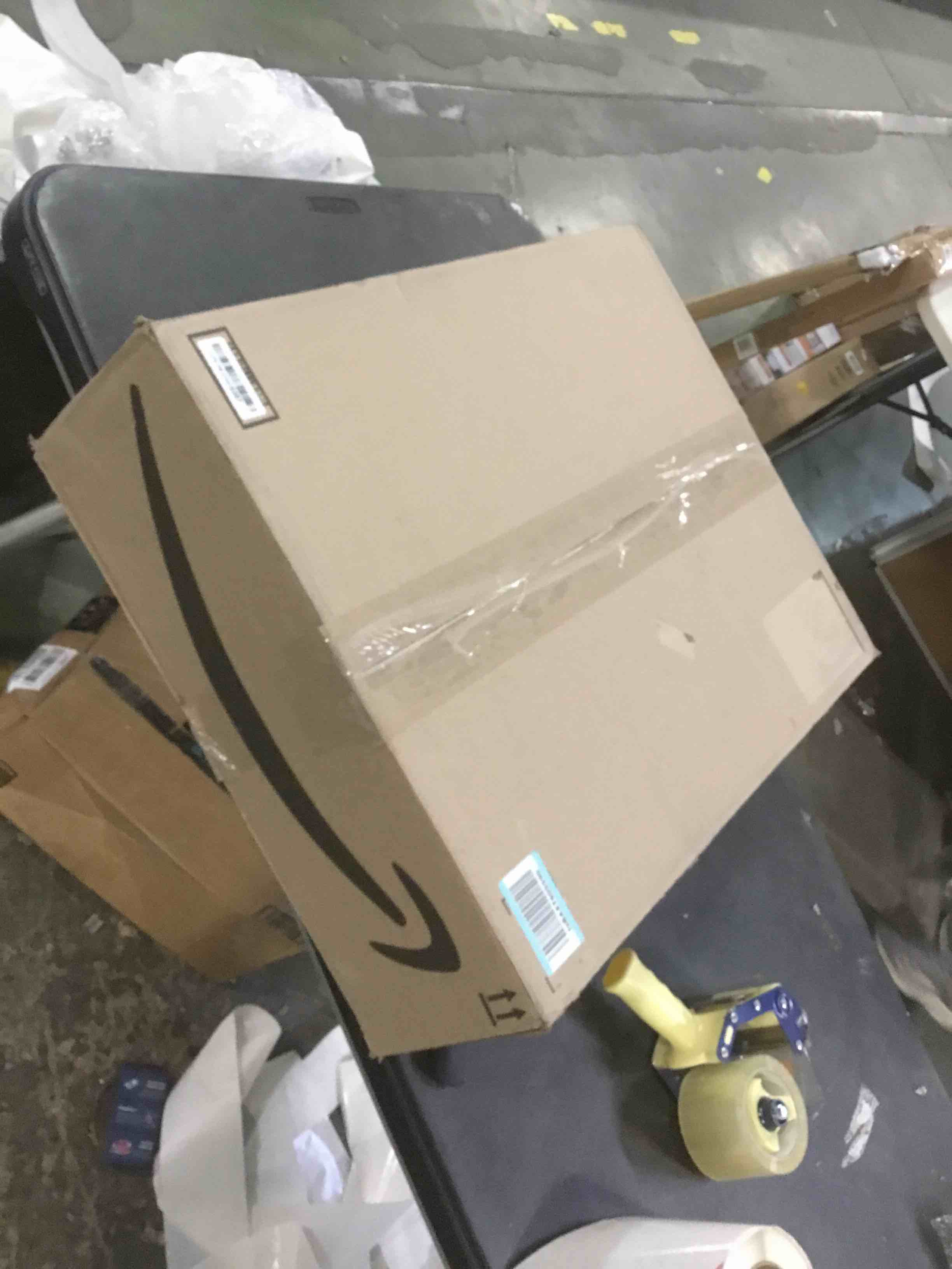 https://s3.amazonaws.com/lotting-images-prod/bidfta/RED6006721_1708024157701.jpeg