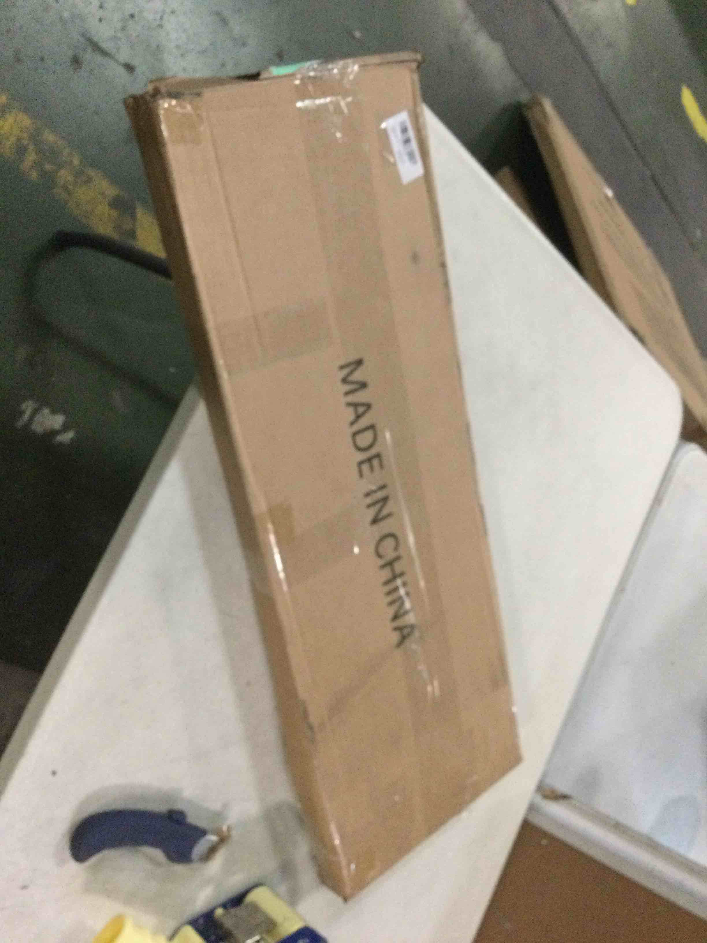 https://s3.amazonaws.com/lotting-images-prod/bidfta/RED6006832_1708091153065.jpeg