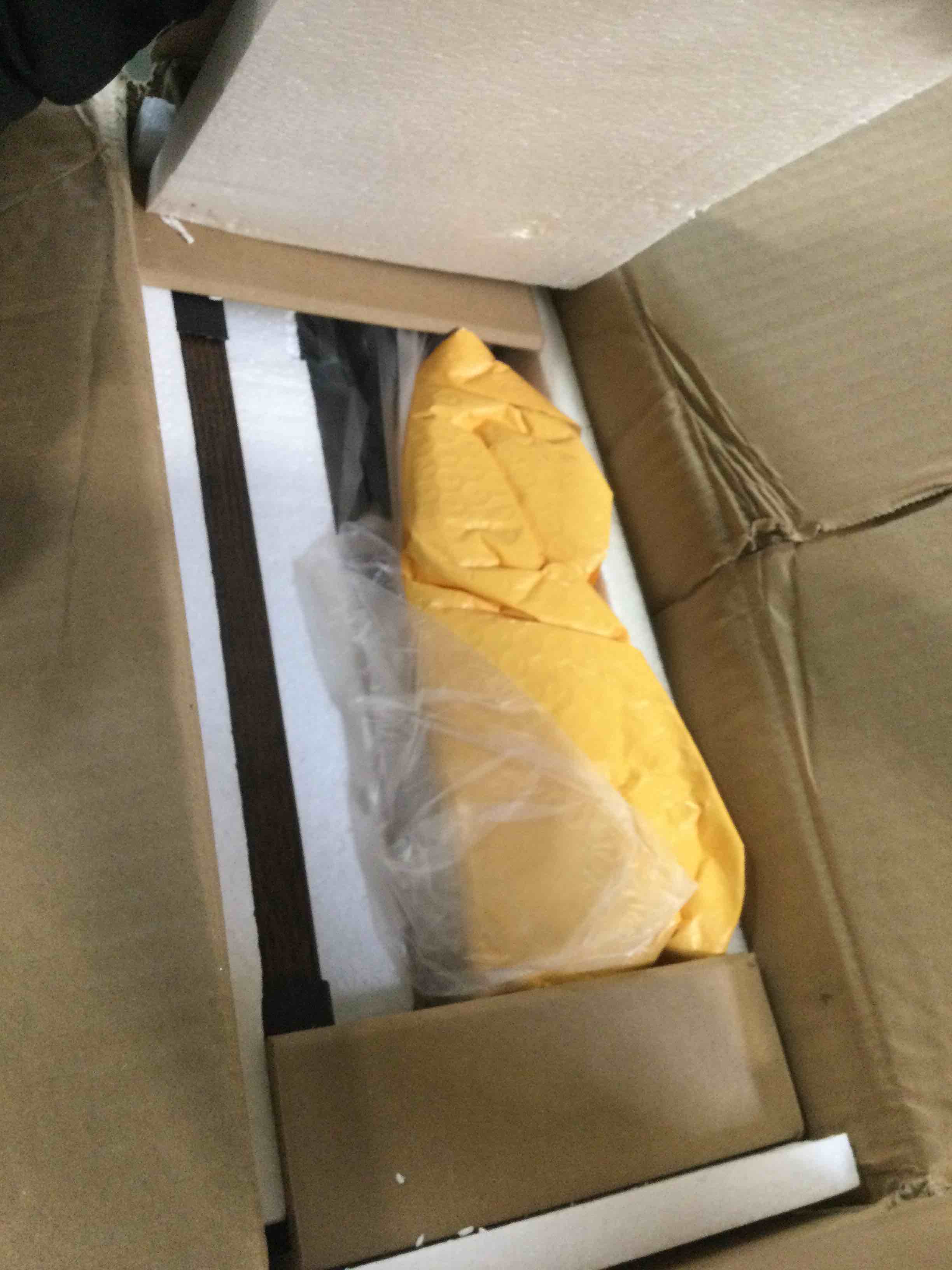 https://s3.amazonaws.com/lotting-images-prod/bidfta/RED6006873_1708097495721.jpeg