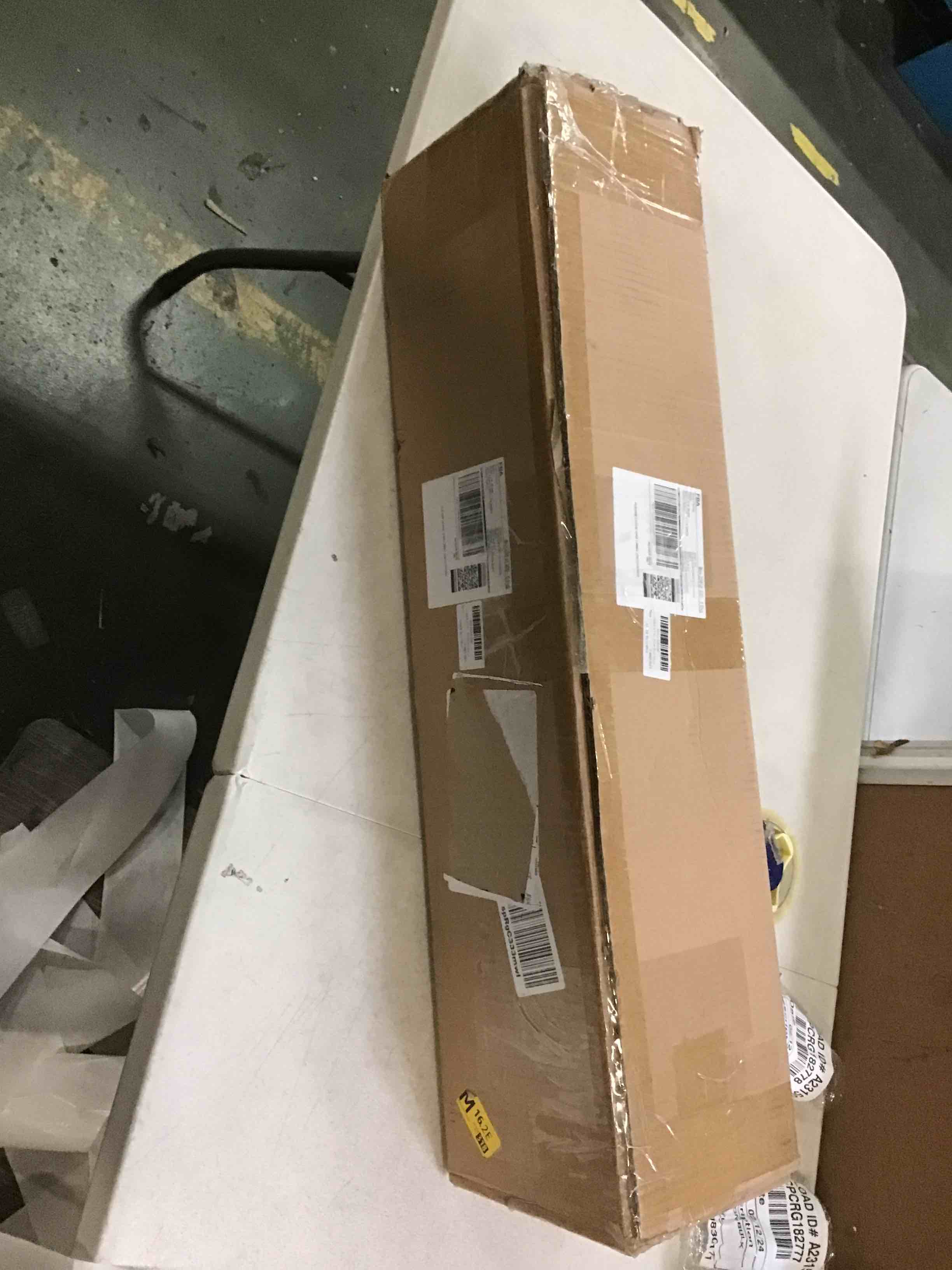 https://s3.amazonaws.com/lotting-images-prod/bidfta/RED6006893_1708099851934.jpeg