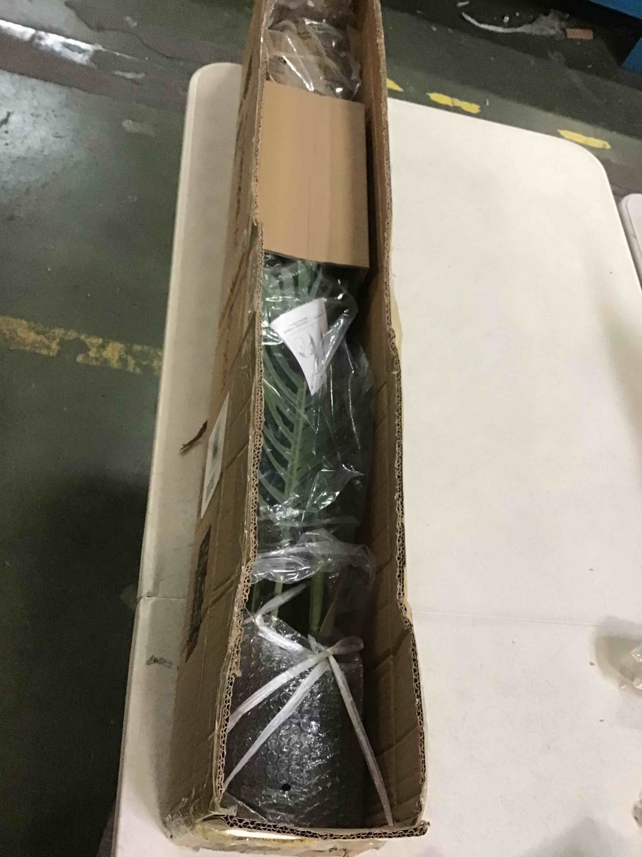https://s3.amazonaws.com/lotting-images-prod/bidfta/RED6006894_1708099935216.jpeg