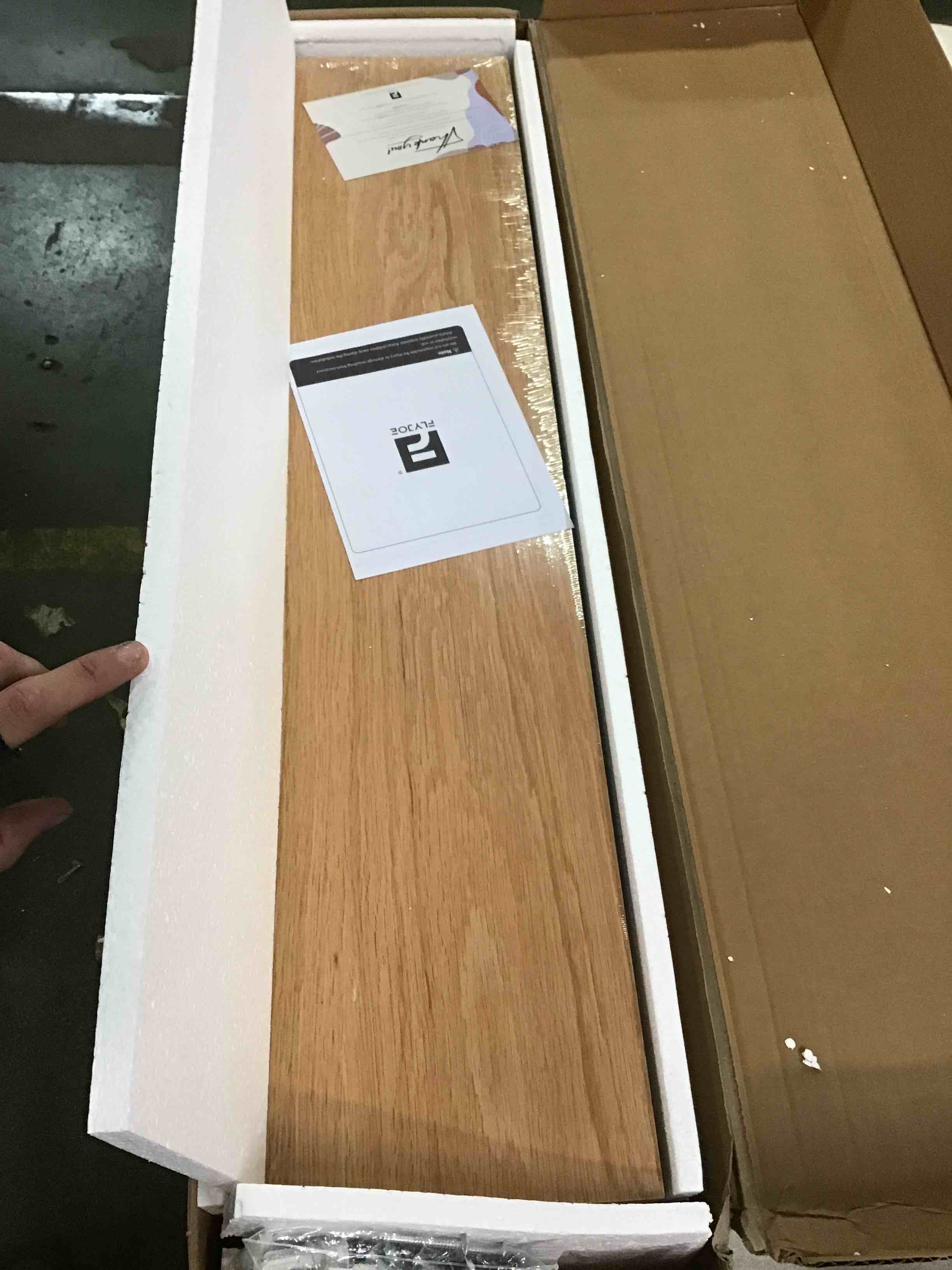 https://s3.amazonaws.com/lotting-images-prod/bidfta/RED6006903_1708101023167.jpeg